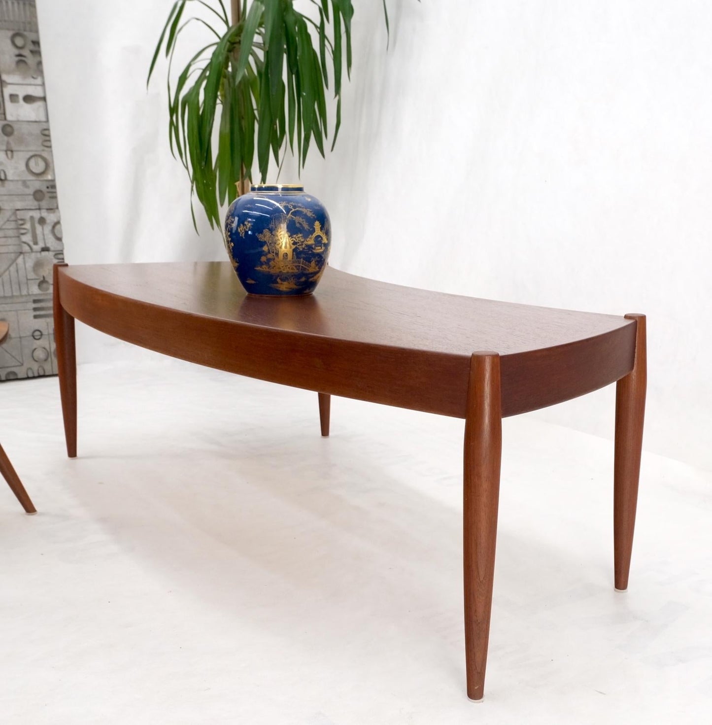 EstablishedLines Teak Danish Modern Wrap Around Fan Shape Coffee Table Dowel Tapered Legs Mint!