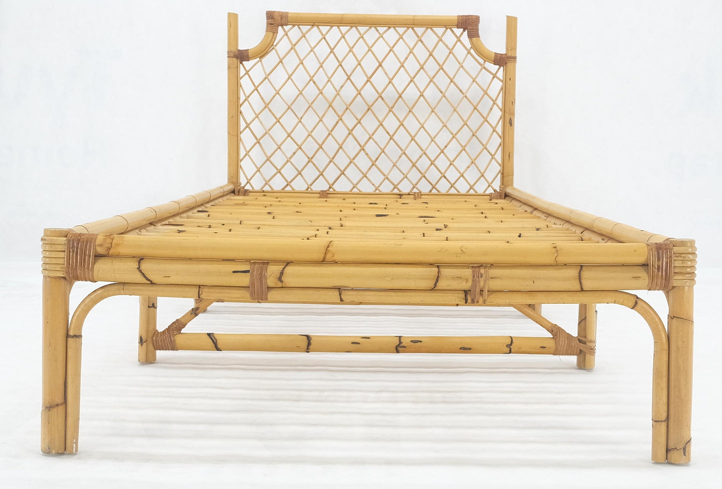 EstablishedLines Vintage 1970s Large Bamboo Chaise Lounge Daybed Frame MINT!