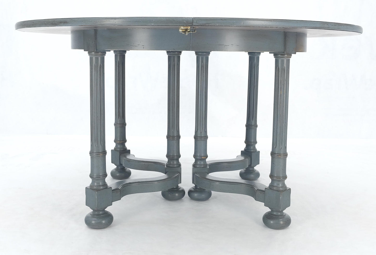 EstablishedLines Baker Round Blue Grey Wash Milk Paint Style Finish Dining Table 2 Leaves MINT!