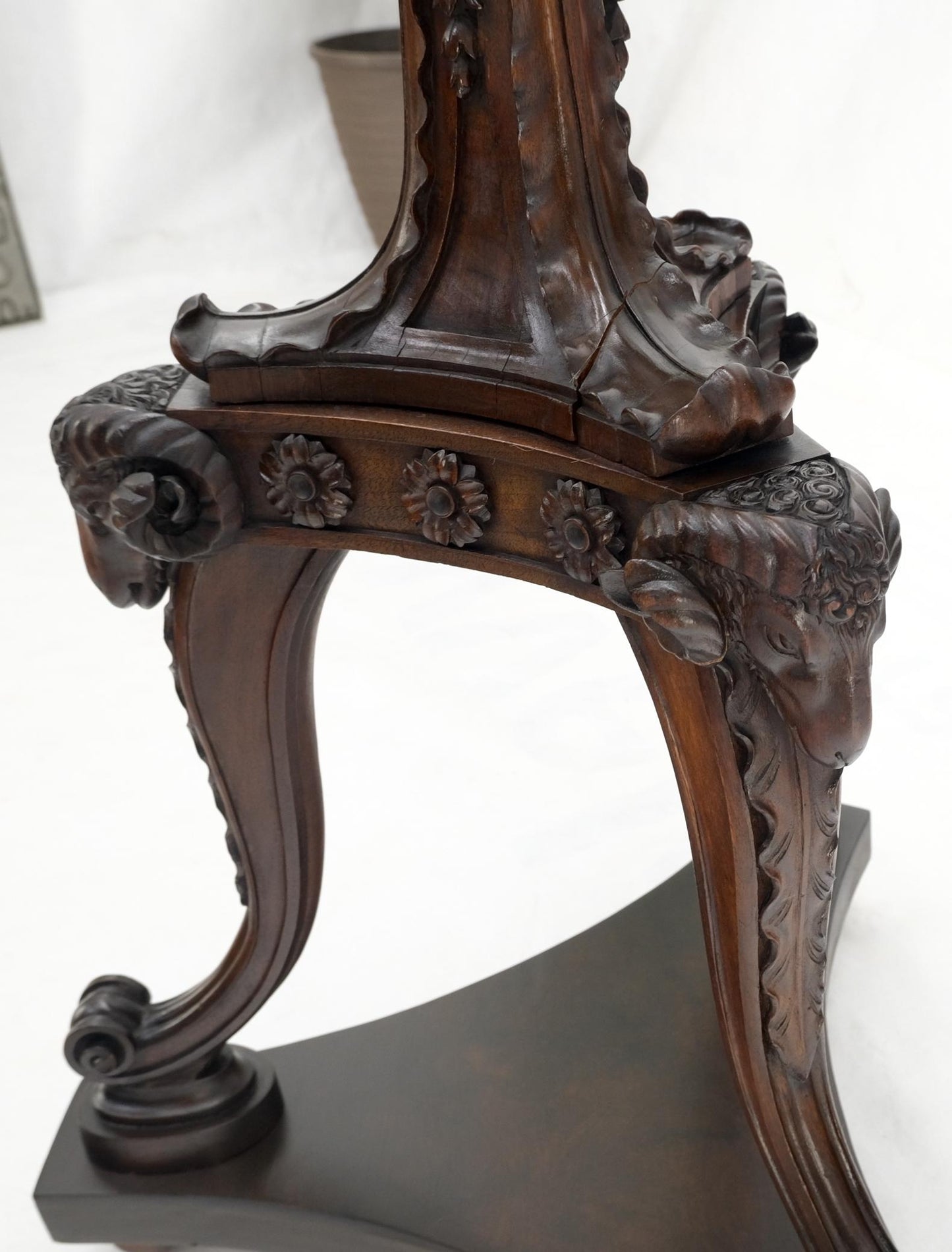 EstablishedLines Very Fine Carved Mahogany Rams Heads Floor lamp Base Gold Leaf Leafs Horner Attr