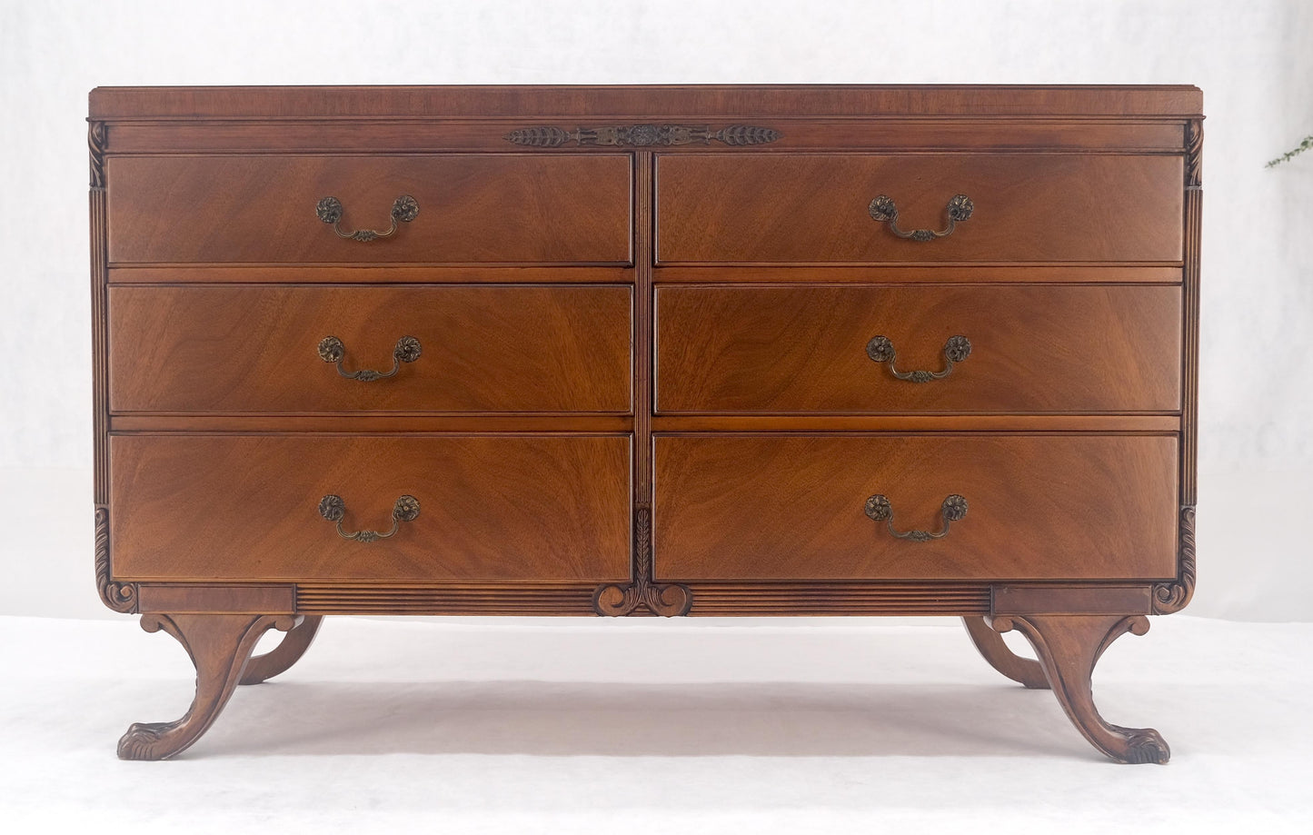 EstablishedLines Duncan Phyve Mahogany 6 Drawers Splayed Carved Legs 6 Drawers Dresser MINT