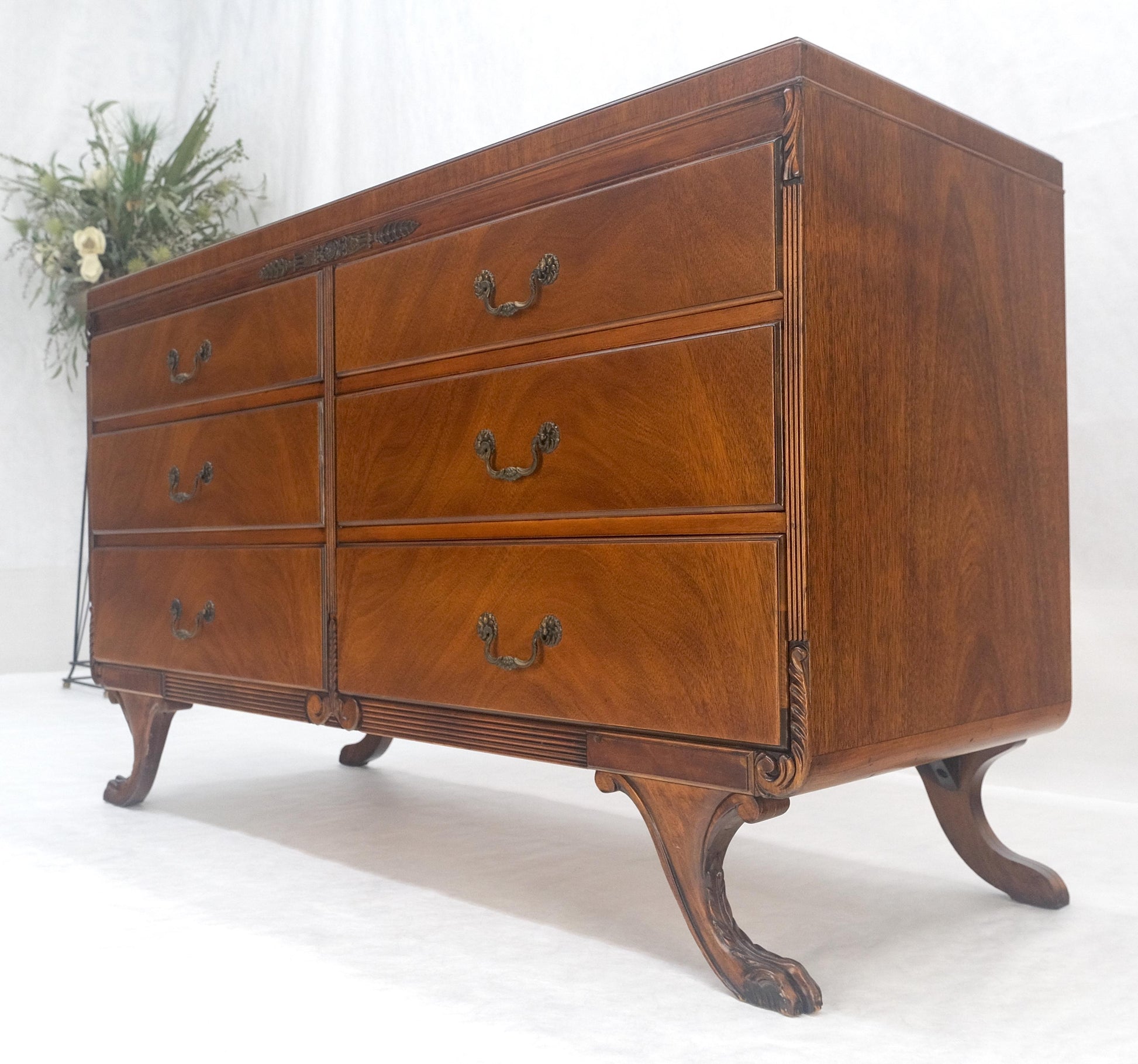 EstablishedLines Duncan Phyve Mahogany 6 Drawers Splayed Carved Legs 6 Drawers Dresser MINT