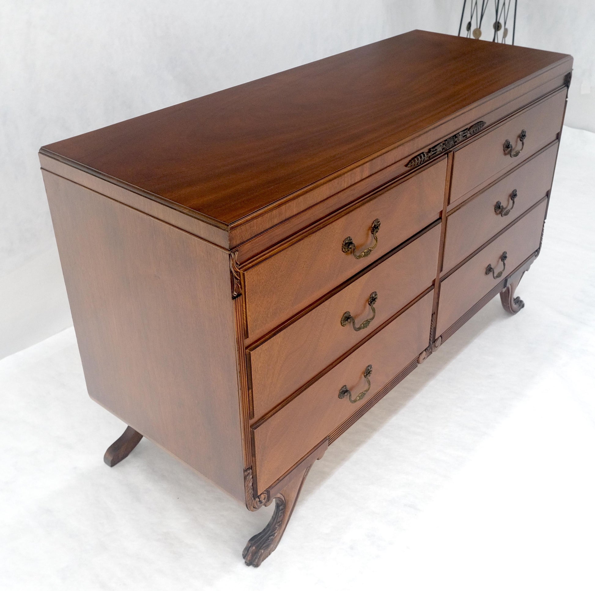 EstablishedLines Duncan Phyve Mahogany 6 Drawers Splayed Carved Legs 6 Drawers Dresser MINT