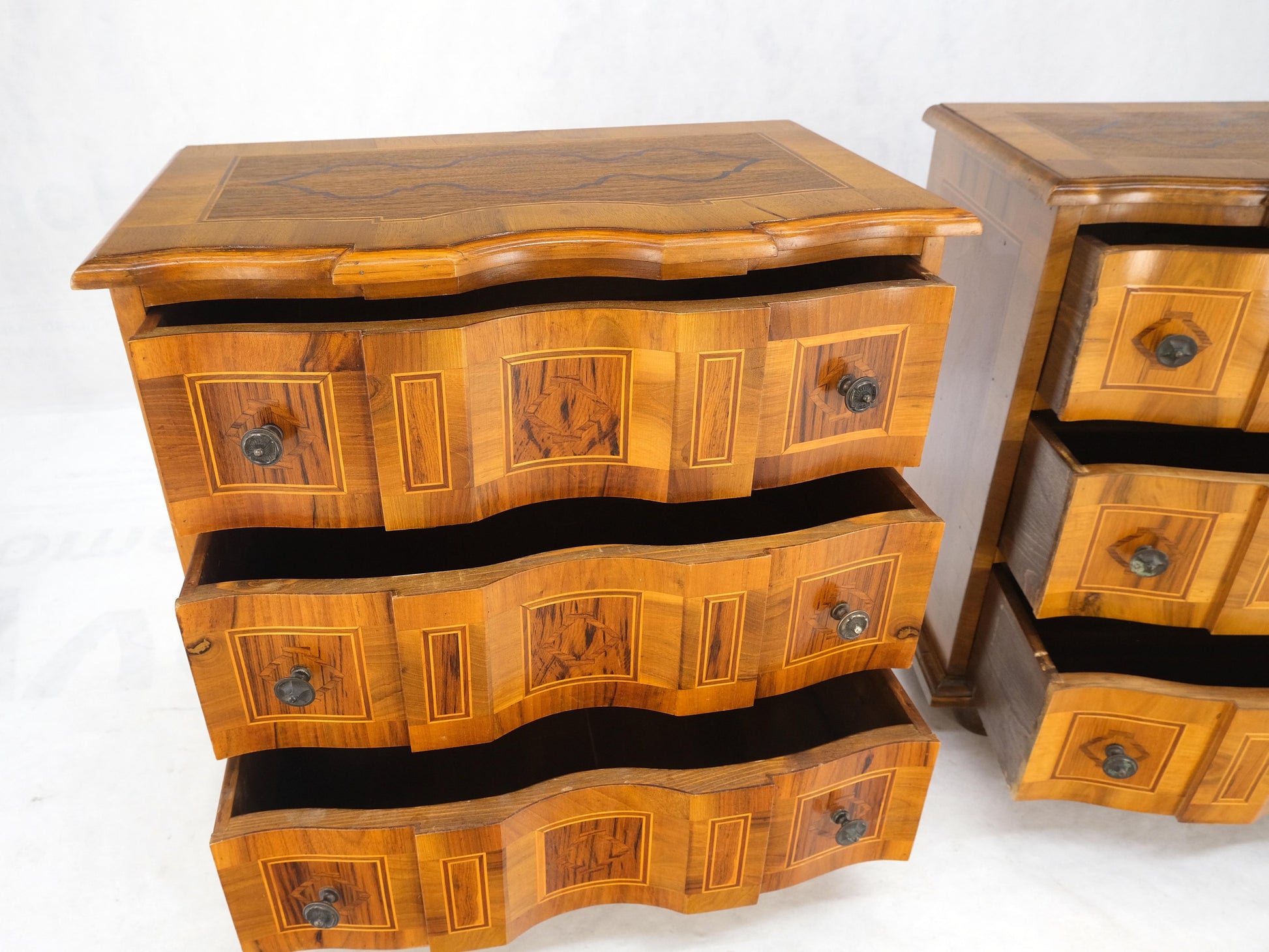 EstablishedLines Pair of Fine Italian Inlaid Three Drawers Banded Tops Nightstands Small Dresser