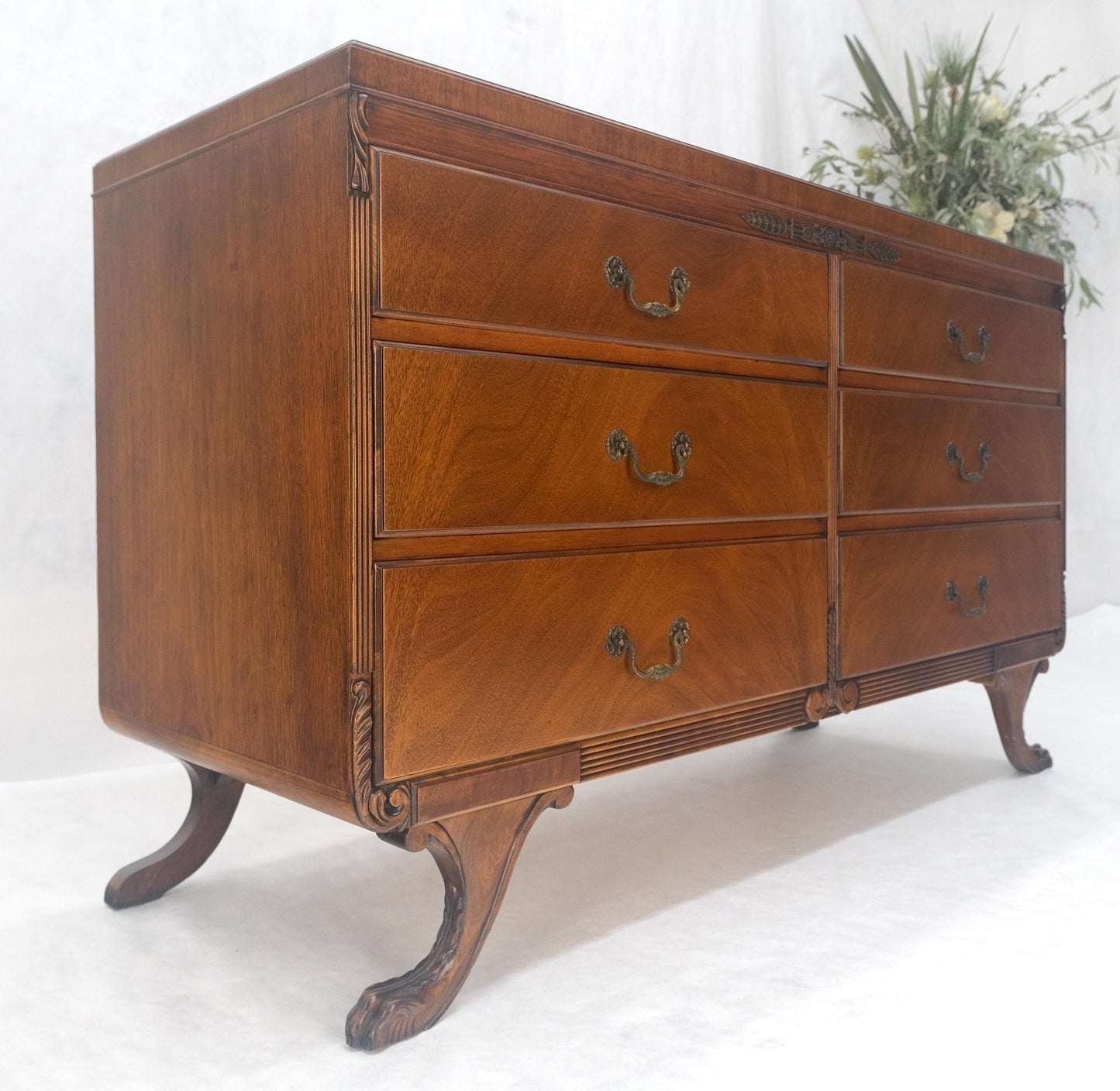 EstablishedLines Duncan Phyve Mahogany 6 Drawers Splayed Carved Legs 6 Drawers Dresser MINT