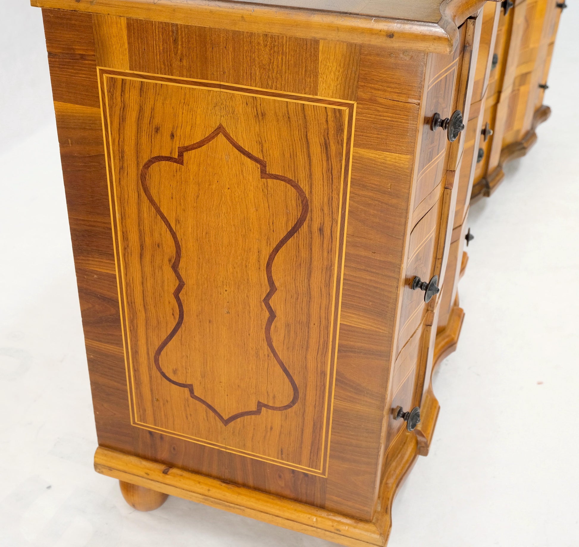 EstablishedLines Pair of Fine Italian Inlaid Three Drawers Banded Tops Nightstands Small Dresser