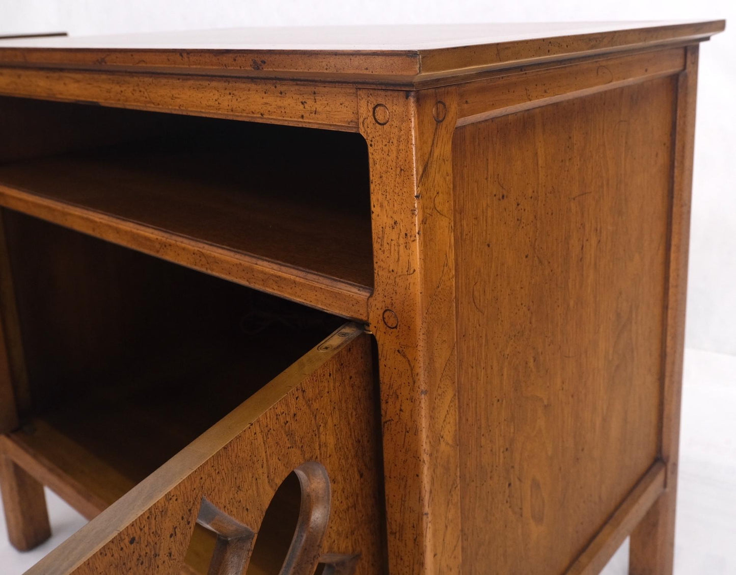 EstablishedLines Pair Double Door Pierced Carved Doors Compartment Night Stands End Tables Mint