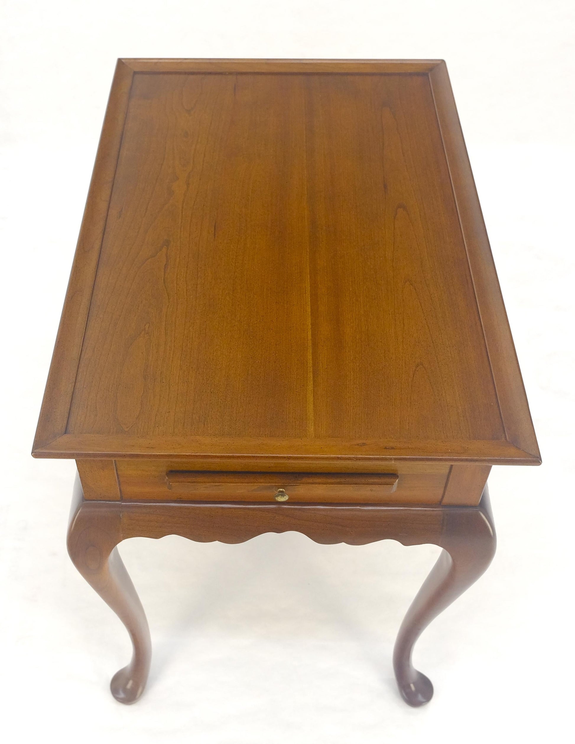 EstablishedLines Queen Ann Solid Mahogany Pull Out Trays Gallery Top Side End Table MINT