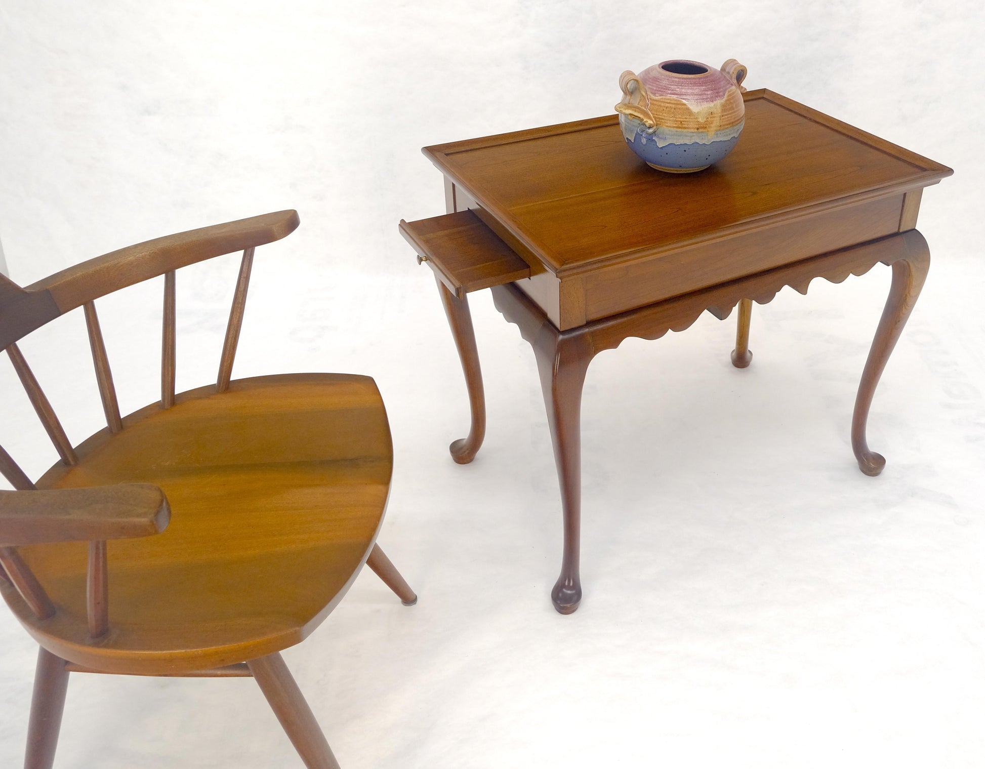 EstablishedLines Queen Ann Solid Mahogany Pull Out Trays Gallery Top Side End Table MINT