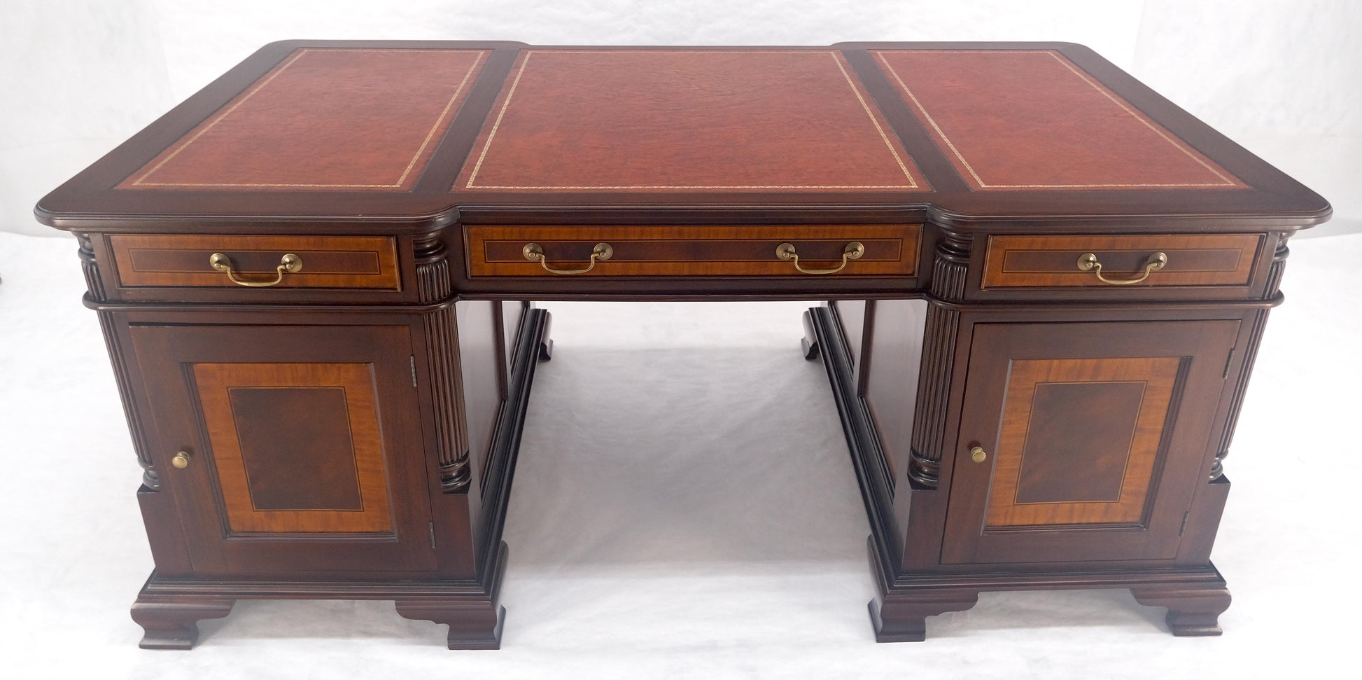 EstablishedLines Large Double Pedestal Embossed Leather Top Mahogany Partners Desk MINT