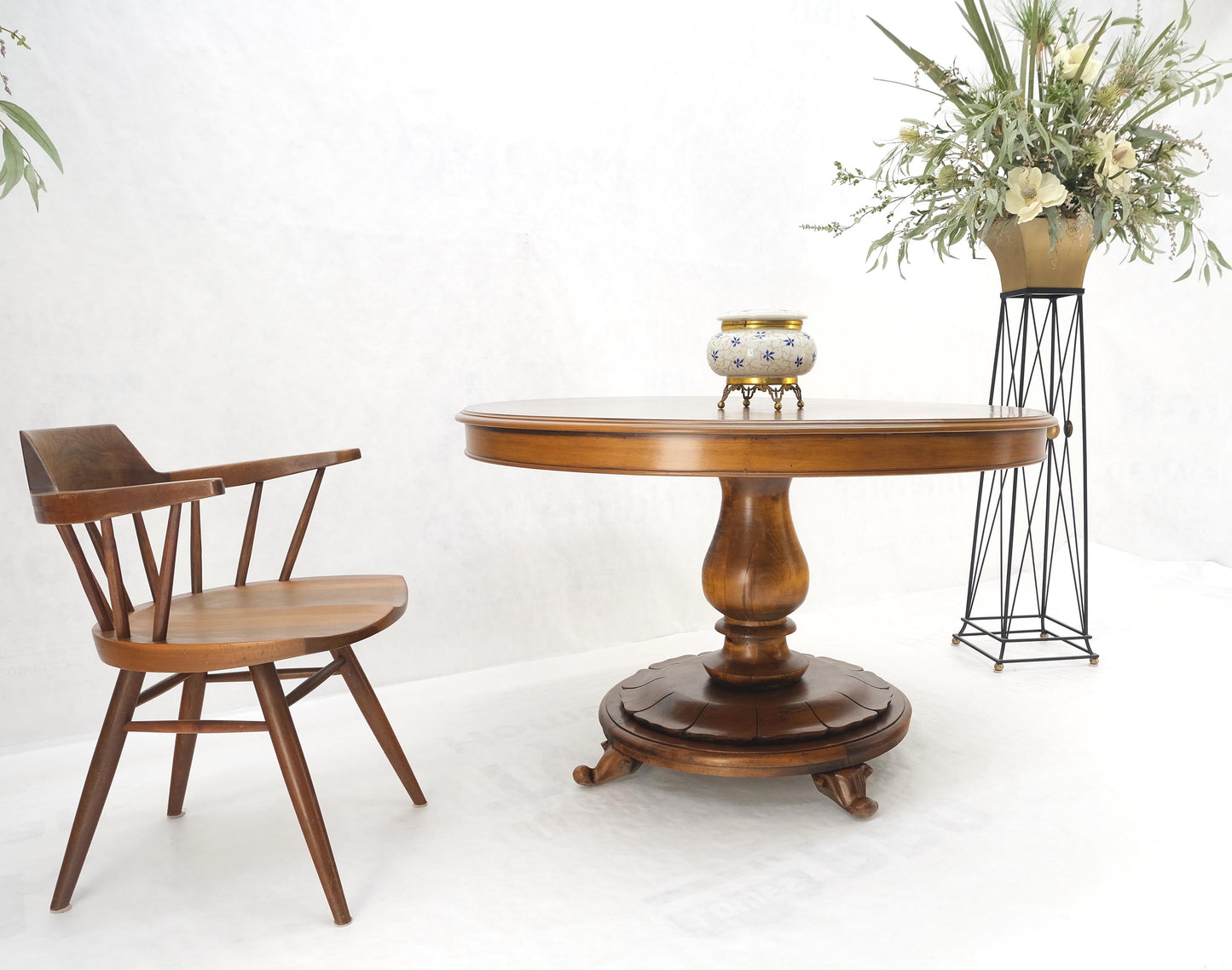 EstablishedLines Burl Walnut Wood Top Round Carved Lotus Shape Base Dining Center Table Mint!