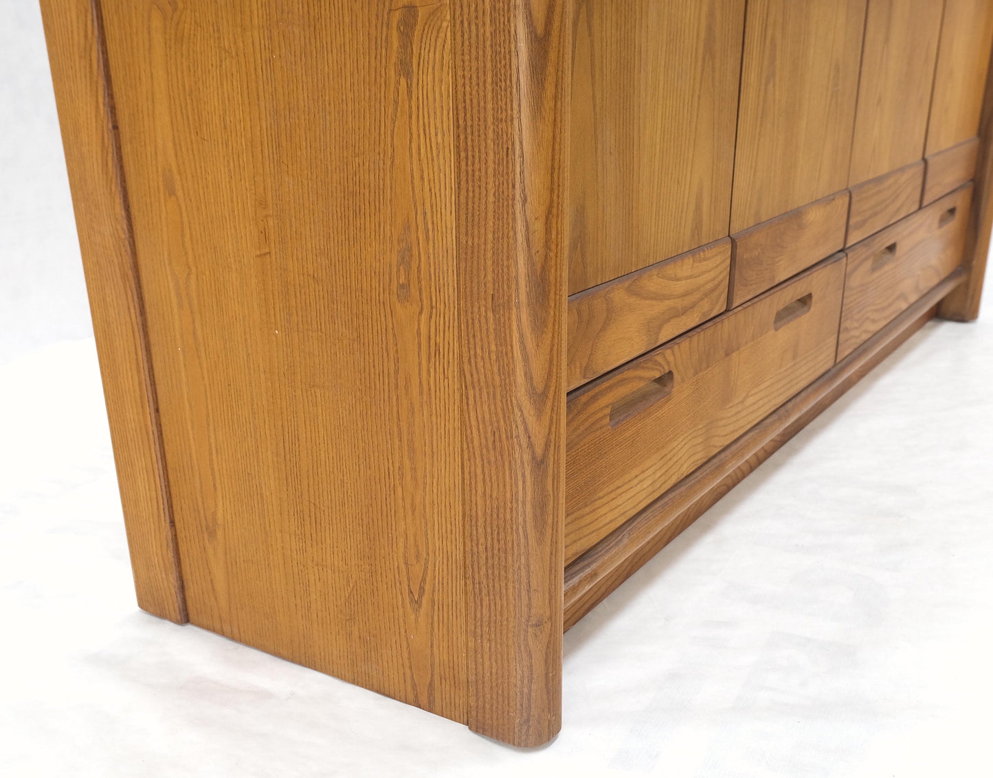 EstablishedLines Solid Oak Mid-Century Modern Credenza Server Two Door Compartments Cabinet Mint!