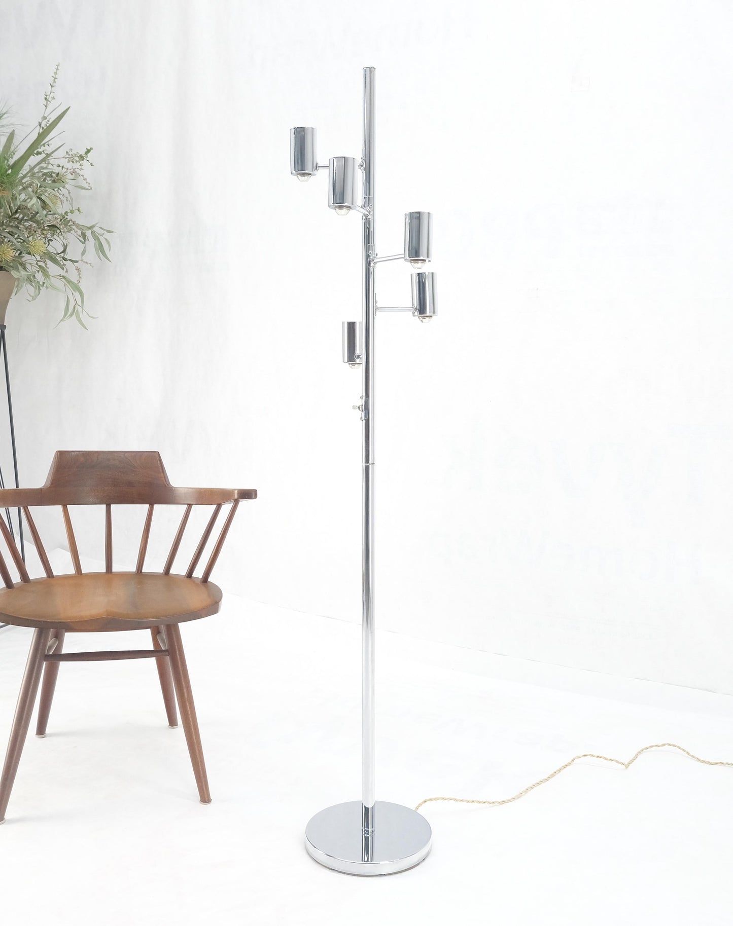 Mid Century Modern Chrome Spiral Arranged Five Globes Floor lamp Light Fixture