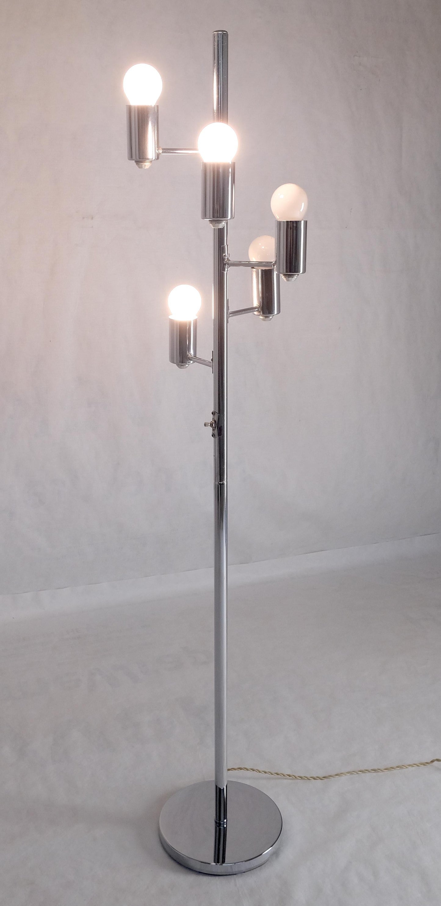 Mid Century Modern Chrome Spiral Arranged Five Globes Floor lamp Light Fixture