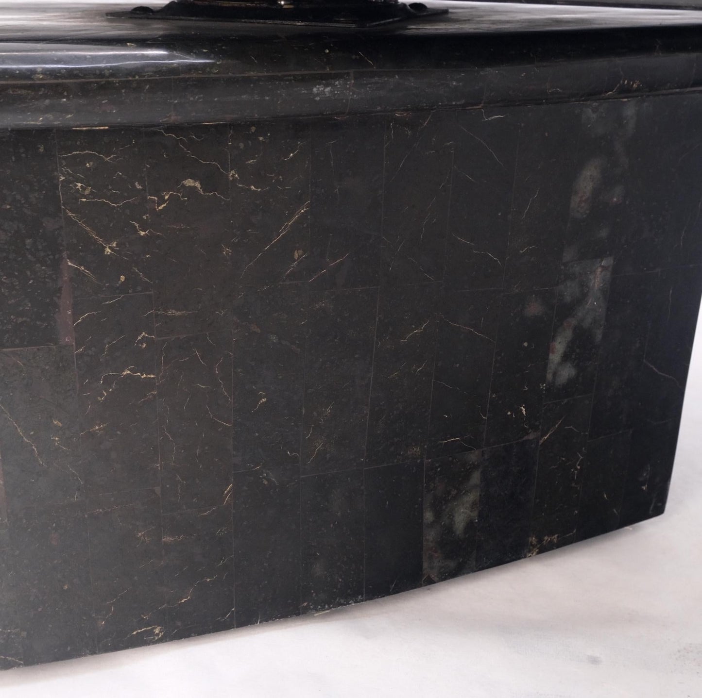 EstablishedLines Swivel Adjustable Round Top Black Tessellated Marble Coffee Table MINT!