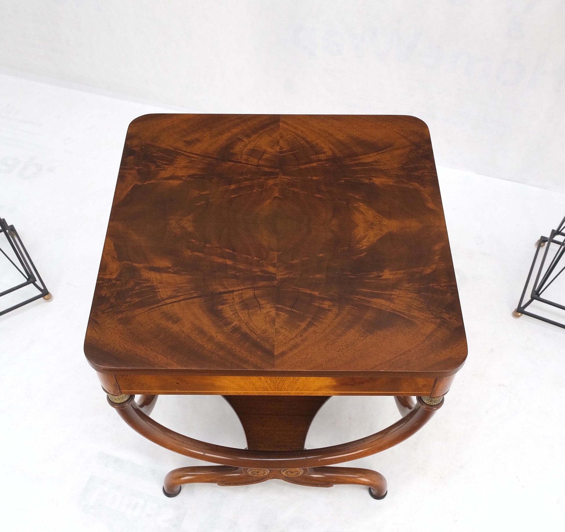 EstablishedLines Flame Carved Mahogany Regency Style Lamp Side Table Stand Clean!