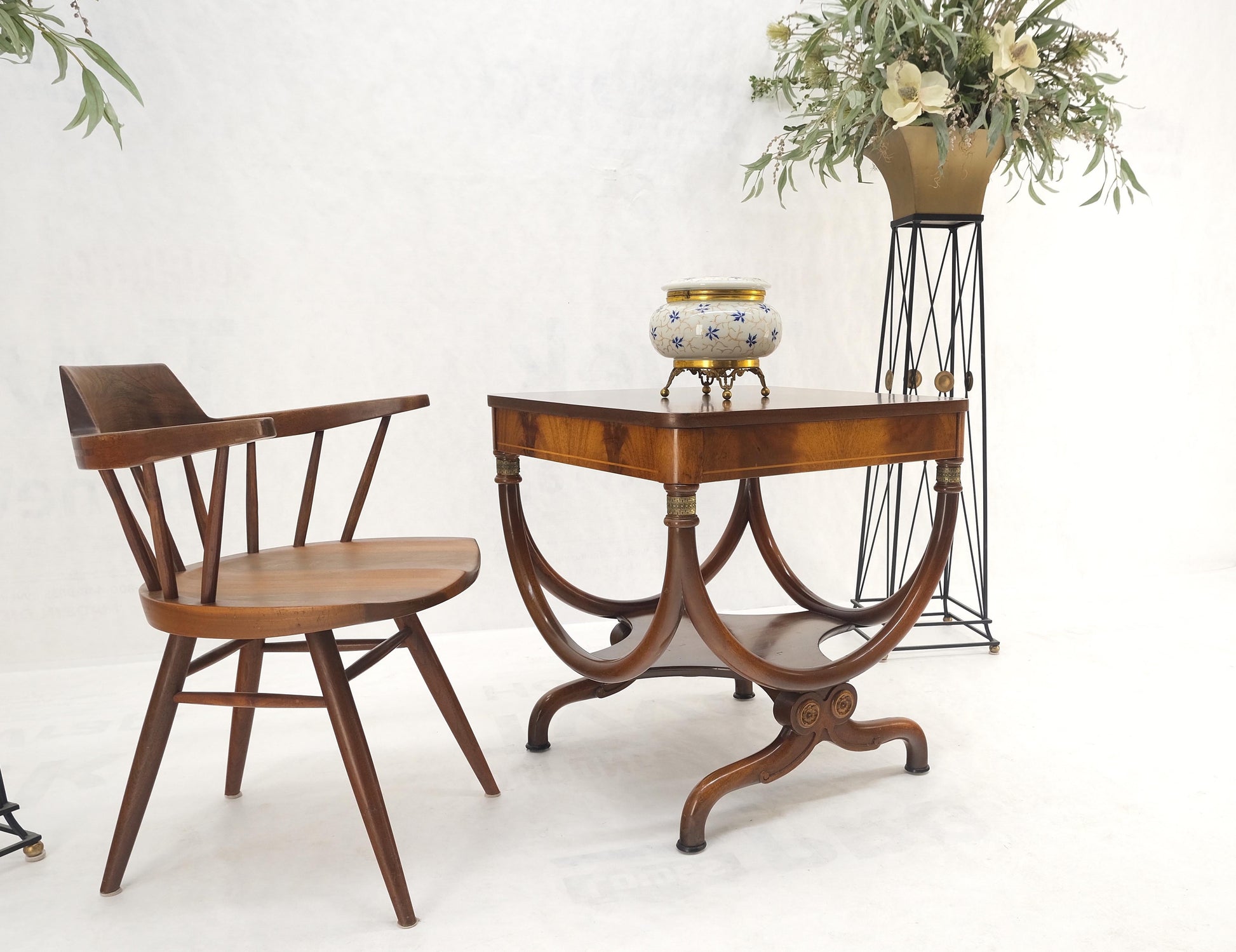 EstablishedLines Flame Carved Mahogany Regency Style Lamp Side Table Stand Clean!