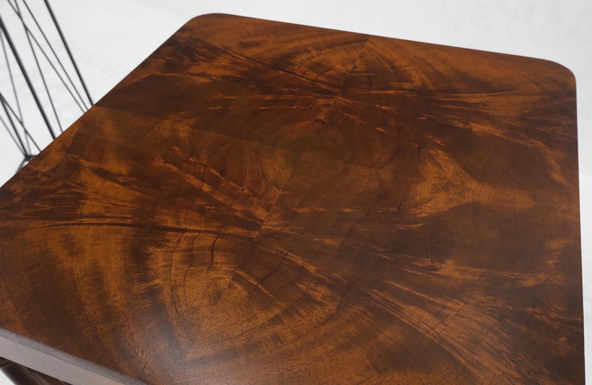 EstablishedLines Flame Carved Mahogany Regency Style Lamp Side Table Stand Clean!