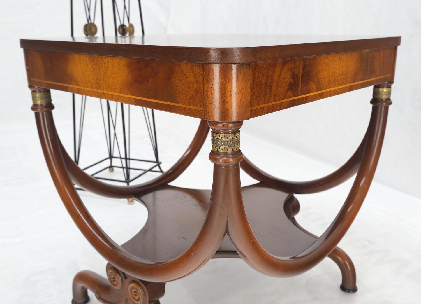 EstablishedLines Flame Carved Mahogany Regency Style Lamp Side Table Stand Clean!