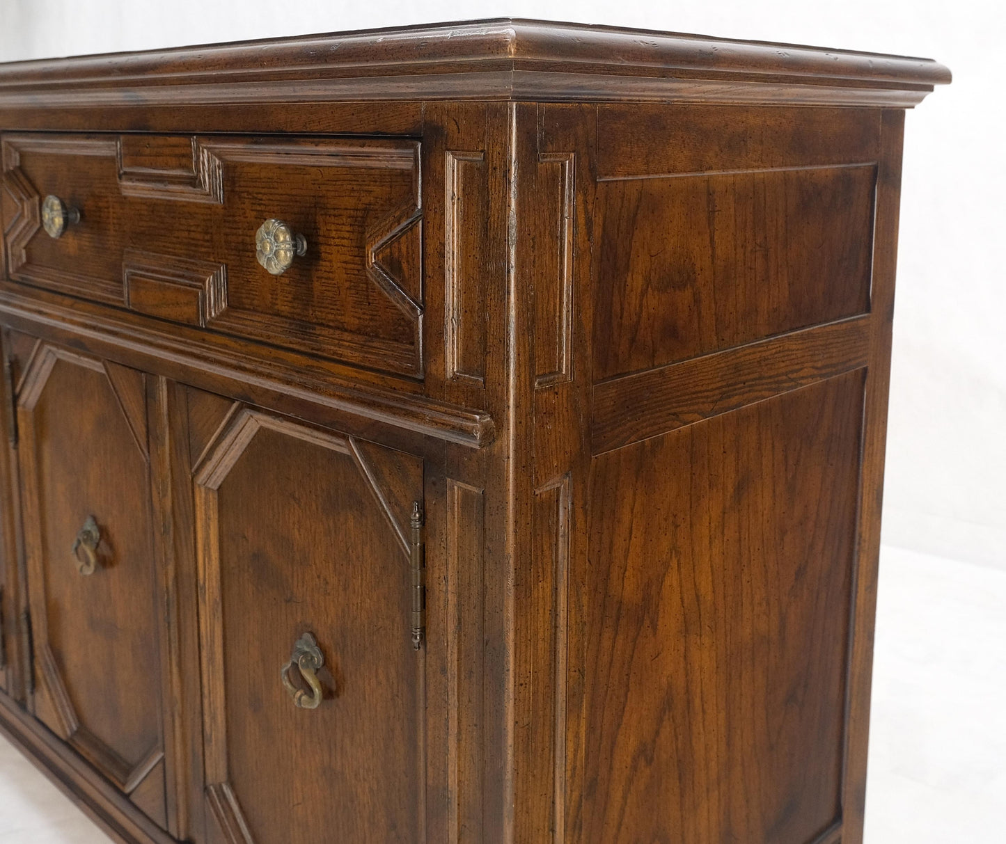 EstablishedLines Henredon Spanish Colonial Country French Oak & Brass Hardware Long Dresser MINT