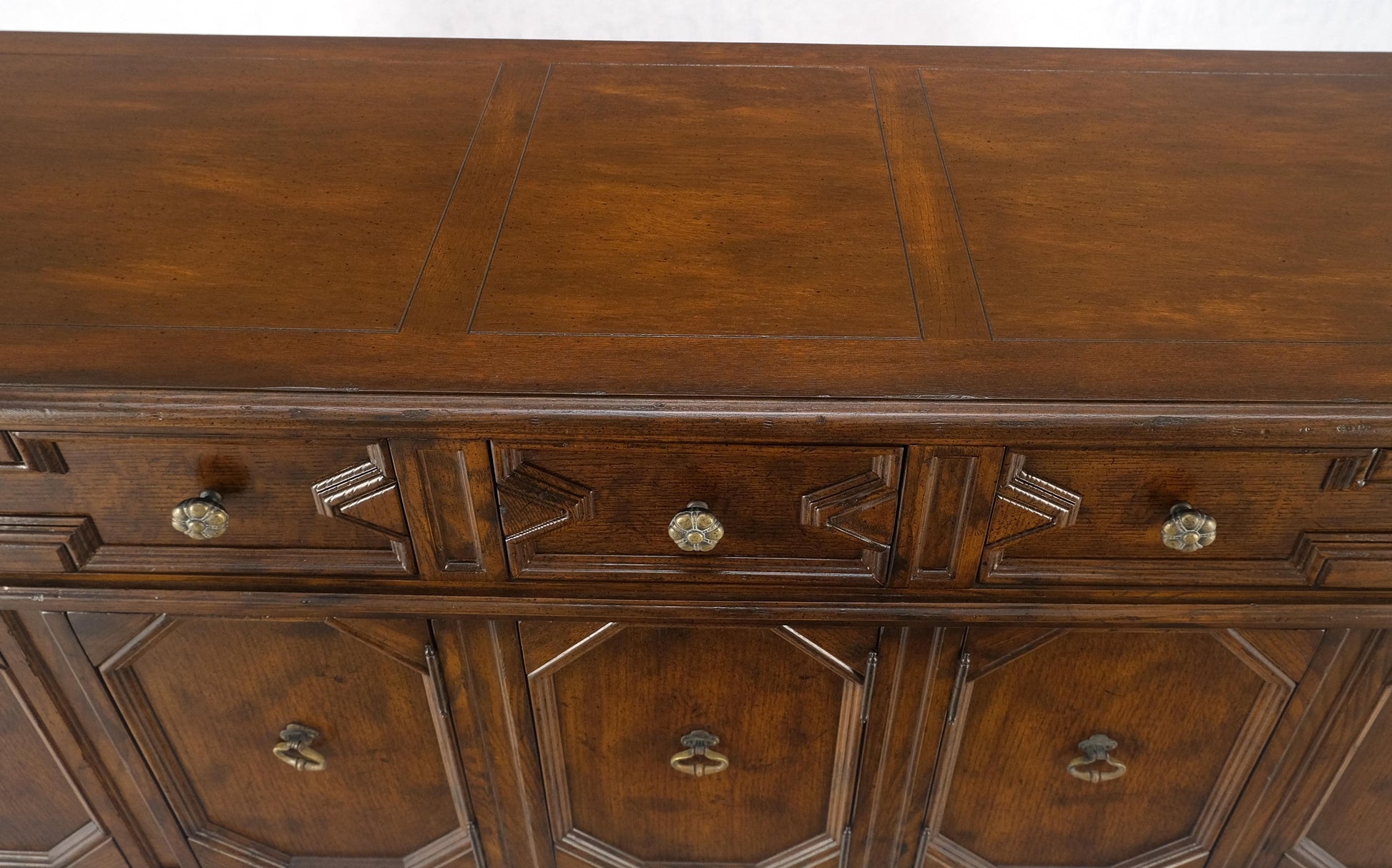 EstablishedLines Henredon Spanish Colonial Country French Oak & Brass Hardware Long Dresser MINT