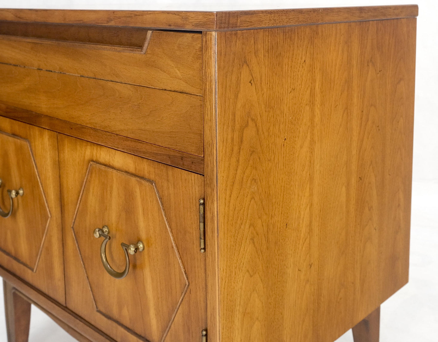 Pair Light Walnut One Drawer Two Doors Solid Brass Bucked Pulls Nightstands MINT