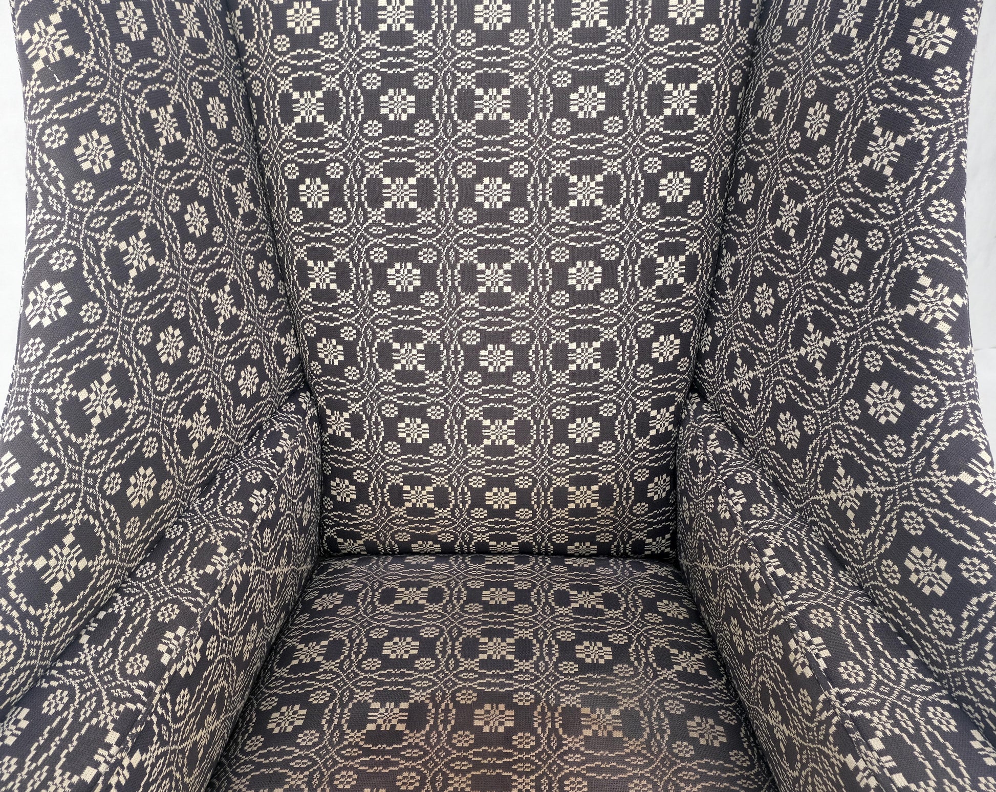 EstablishedLines Unusual Deep Wings Federal Style Mahogany Base Wing Club Armchair