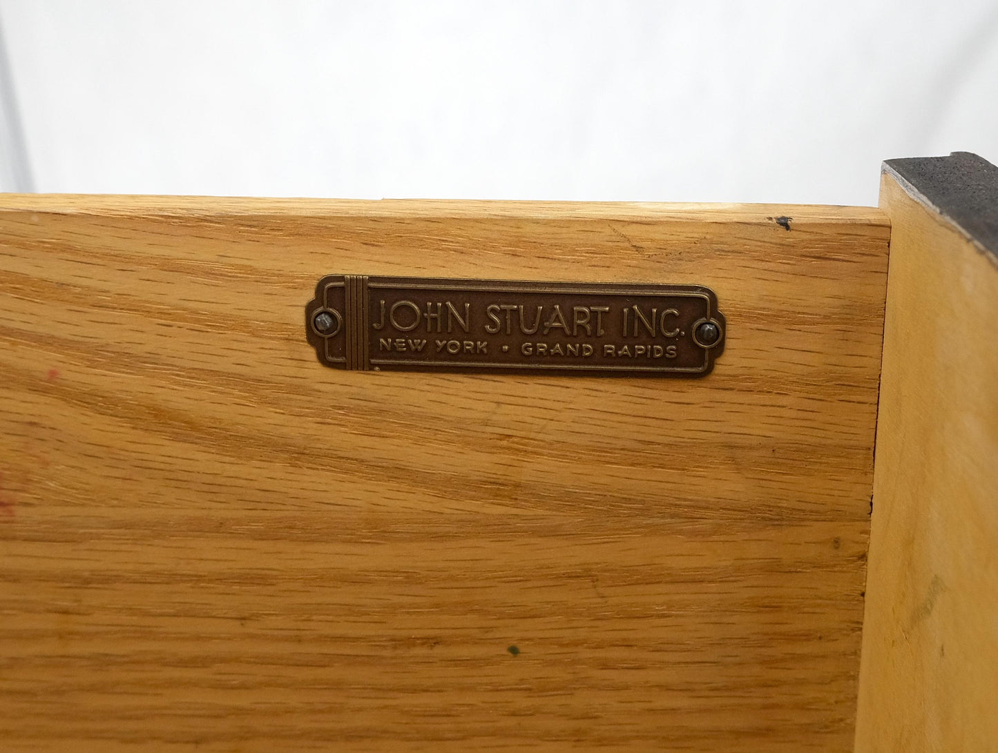 EstablishedLines Ebonized Walnut Large Gold Rings Drop Pulls 3 Drawer Bachelor Chest MINT!