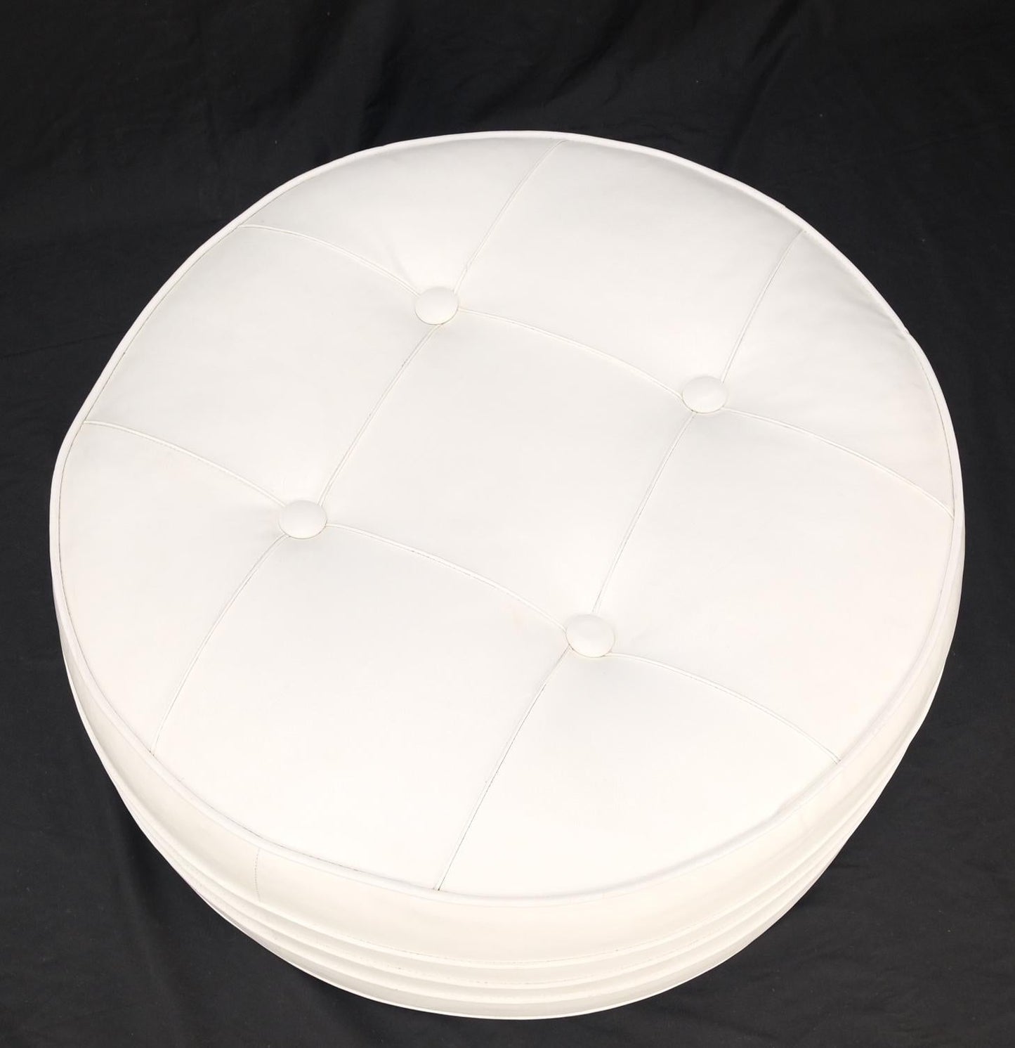 EstablishedLines Mid-Century Modern c1970s Round White Naugahyde Tufted Pouf Ottoman Bench Mint!