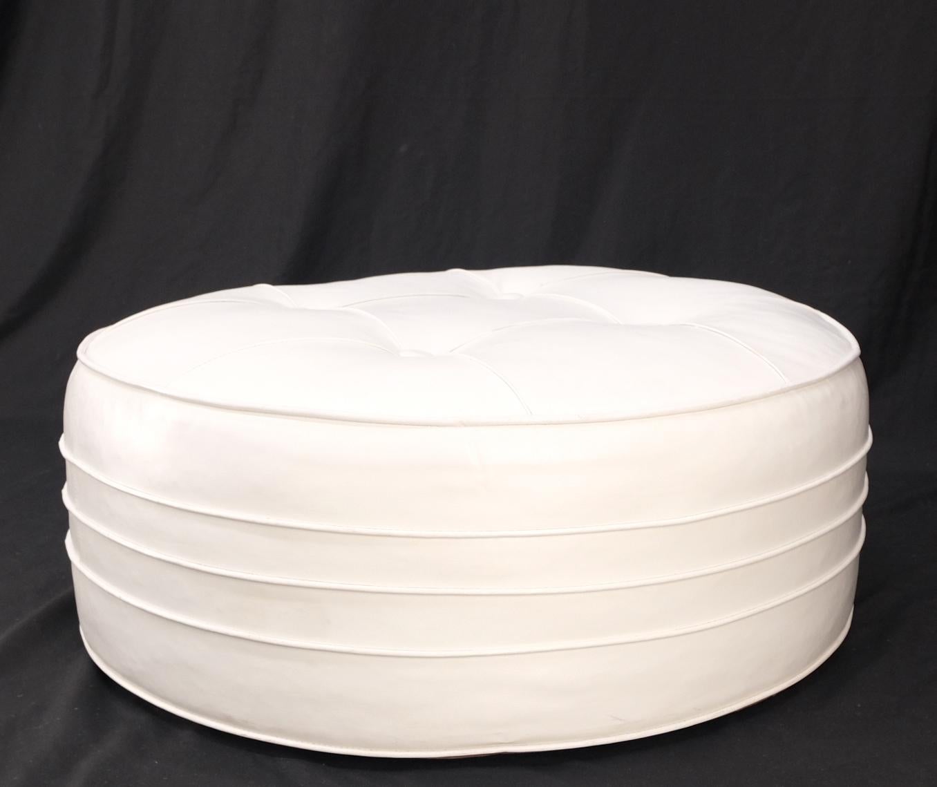 EstablishedLines Mid-Century Modern c1970s Round White Naugahyde Tufted Pouf Ottoman Bench Mint!