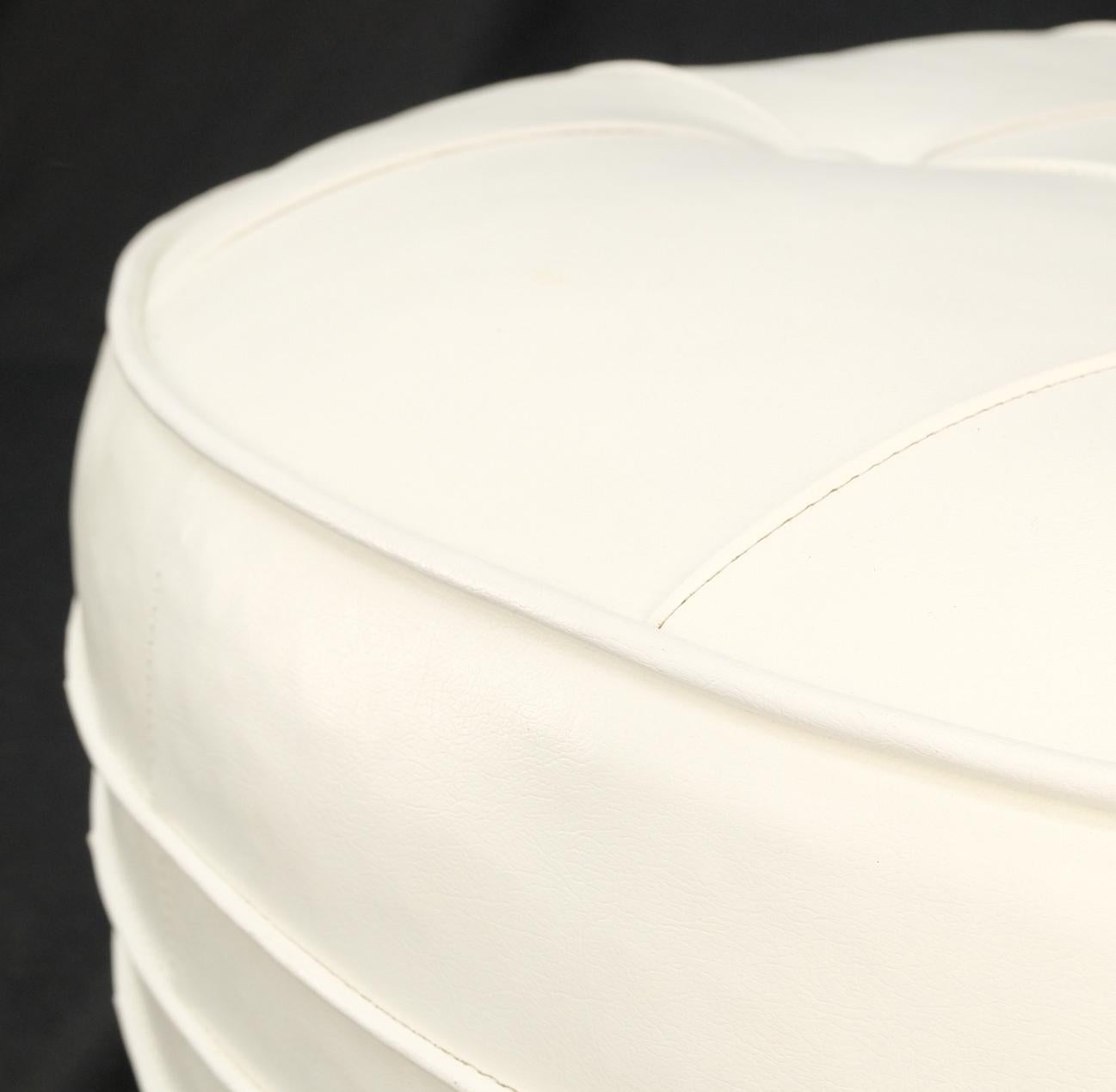EstablishedLines Mid-Century Modern c1970s Round White Naugahyde Tufted Pouf Ottoman Bench Mint!