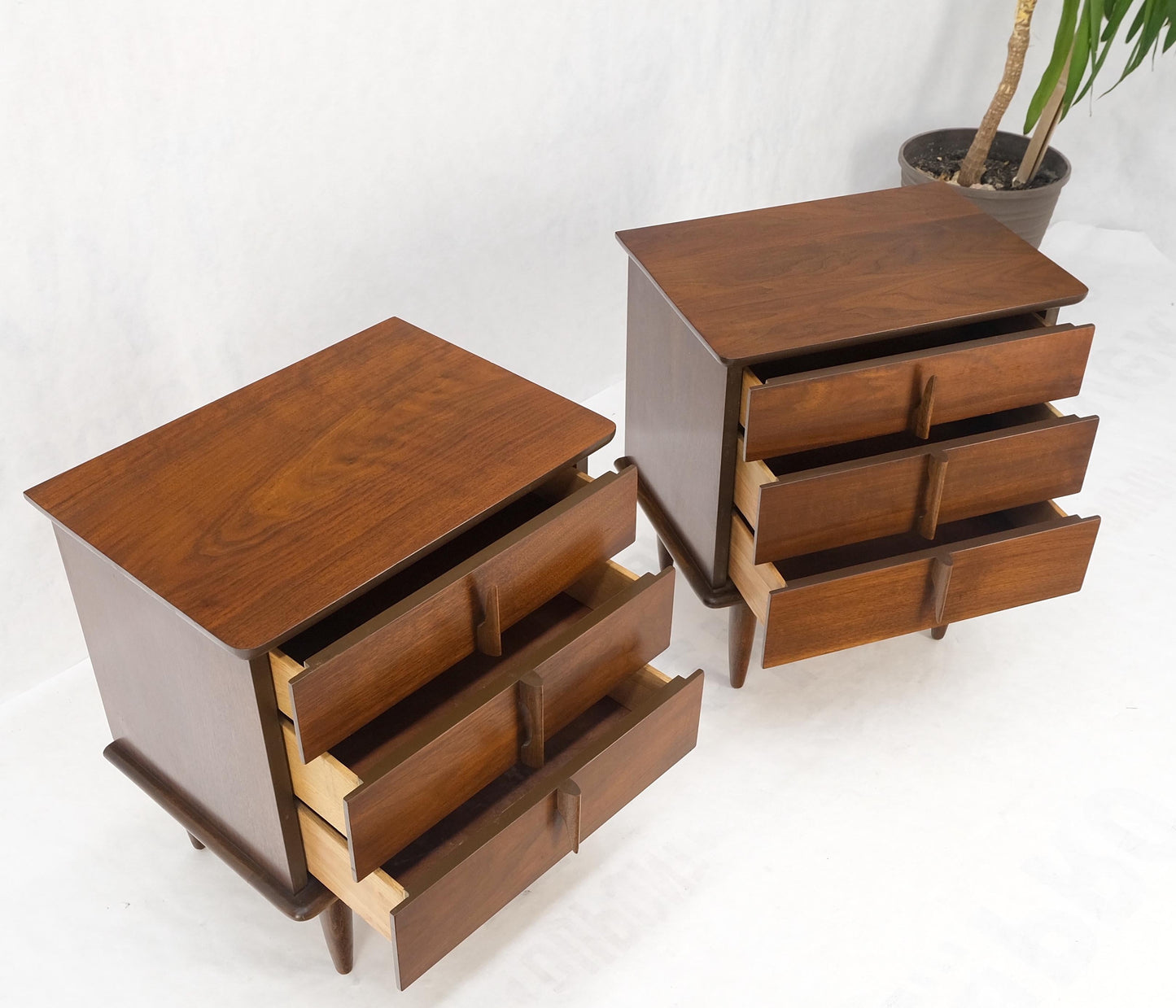 EstablishedLines Pair Walnut Mid Century 3 Drawers Sculptural Night Stands End Tables Mint!
