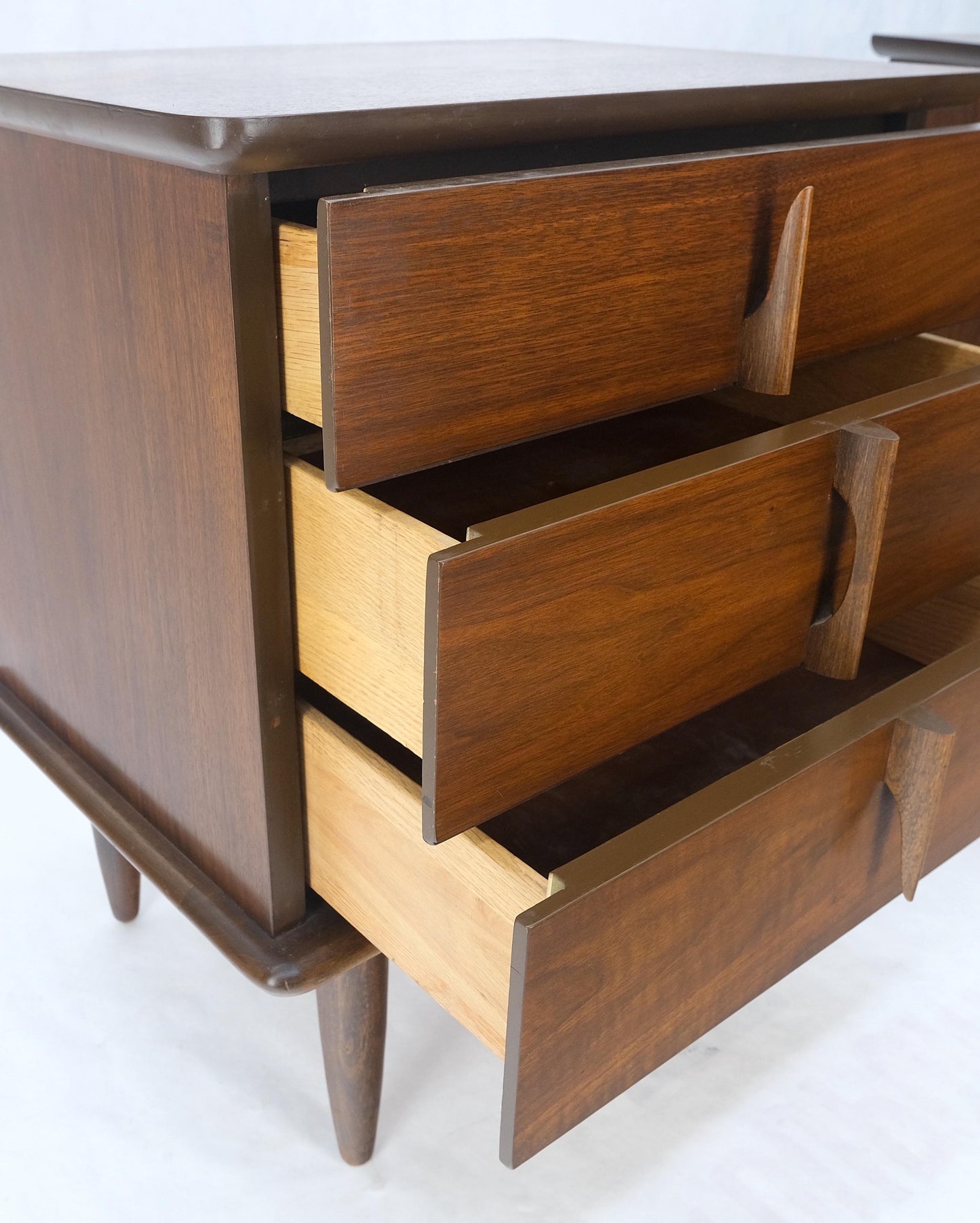 EstablishedLines Pair Walnut Mid Century 3 Drawers Sculptural Night Stands End Tables Mint!