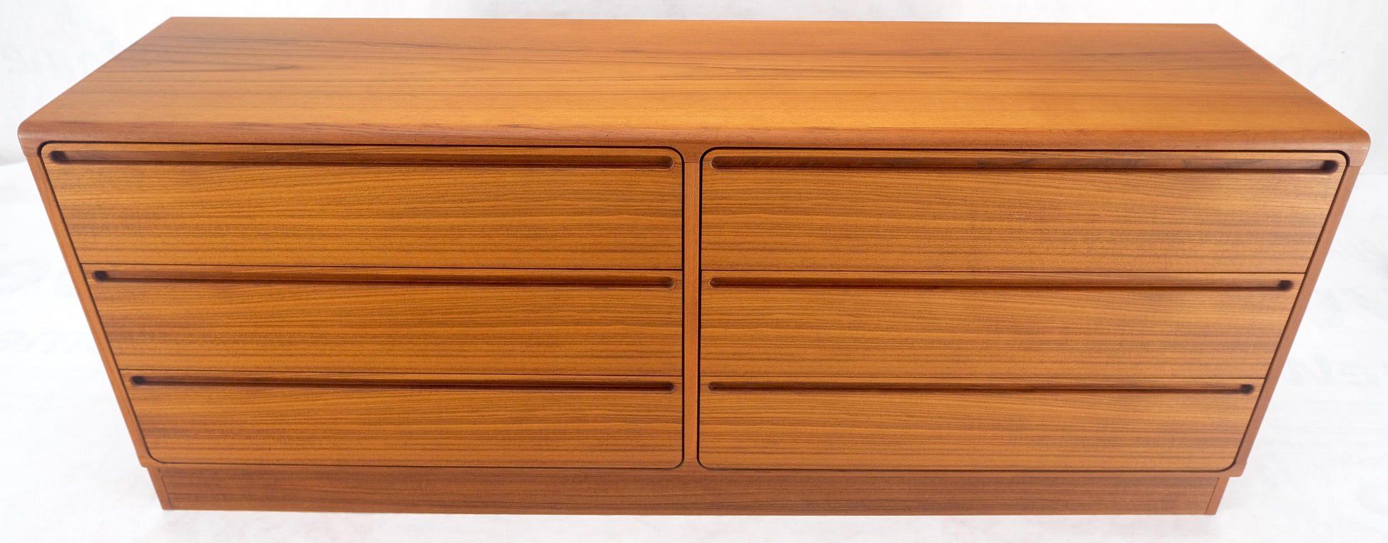 EstablishedLines Danish Mid Century Modern Teak 6 Drawers Dresser Credenza Recessed Pulls MINT!