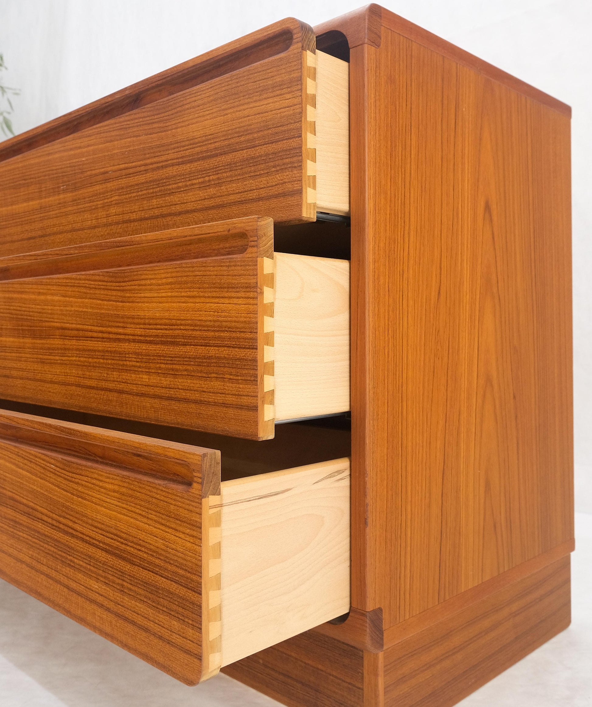 EstablishedLines Danish Mid Century Modern Teak 6 Drawers Dresser Credenza Recessed Pulls MINT!