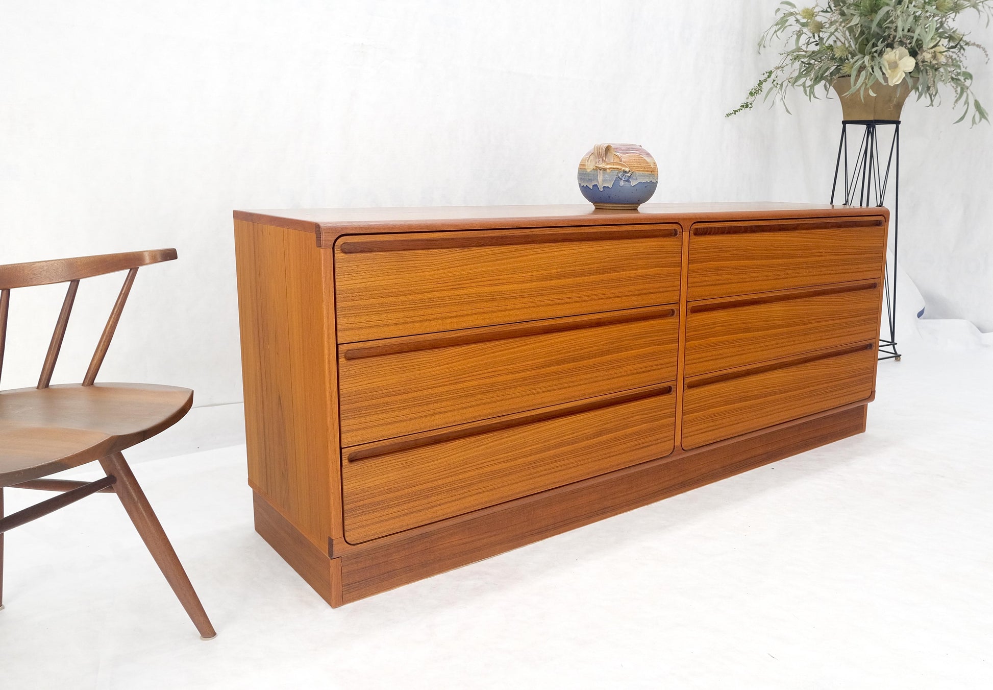 EstablishedLines Danish Mid Century Modern Teak 6 Drawers Dresser Credenza Recessed Pulls MINT!