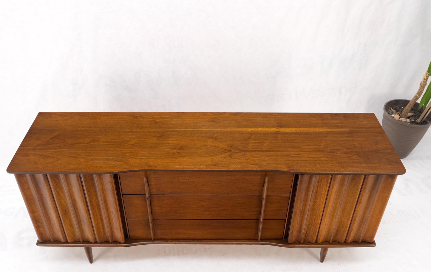 EstablishedLines Mid-Century Modern Walnut 2 Door 3 Drawers Sculptural Dresser Credenza Mint!