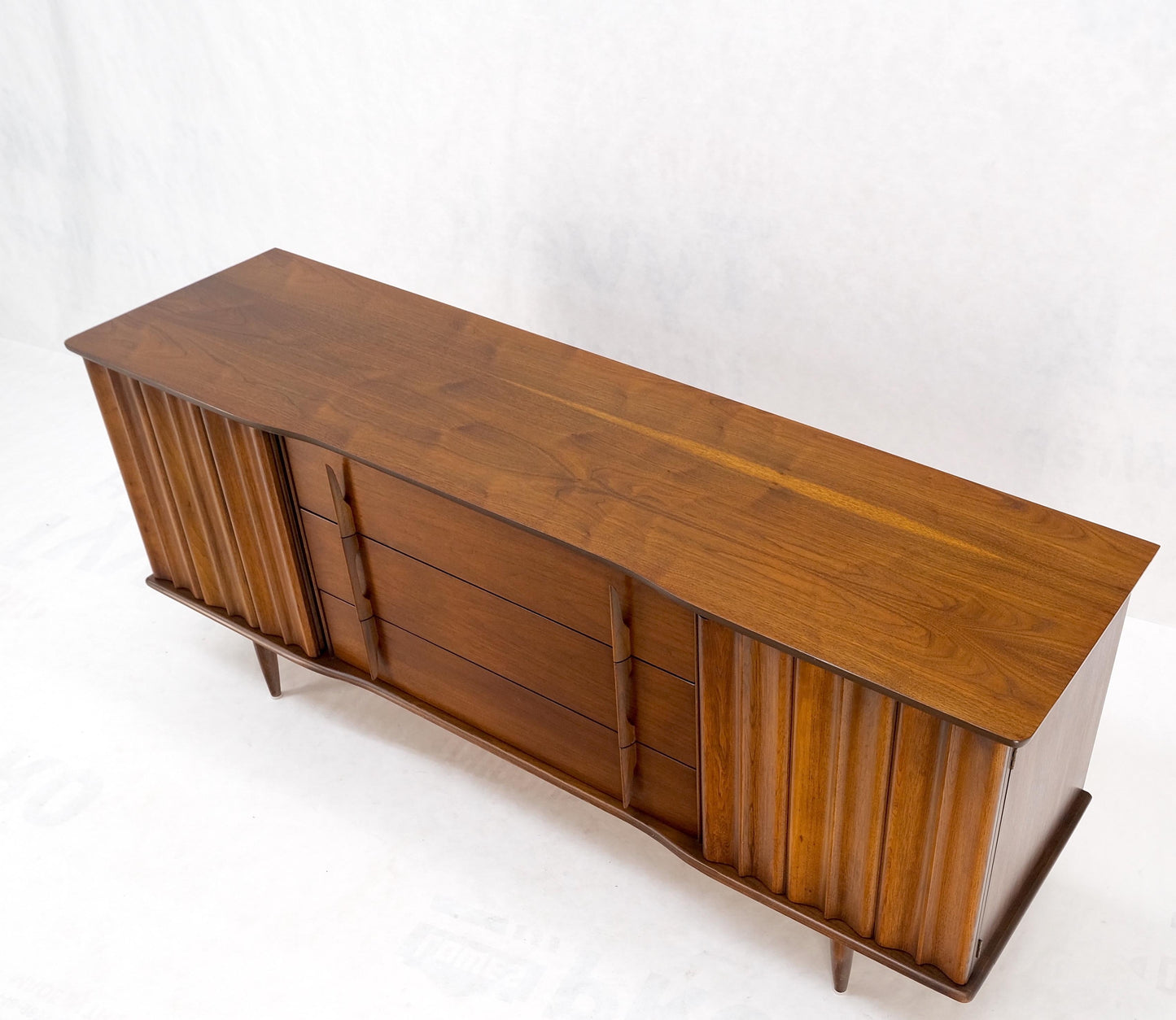 EstablishedLines Mid-Century Modern Walnut 2 Door 3 Drawers Sculptural Dresser Credenza Mint!