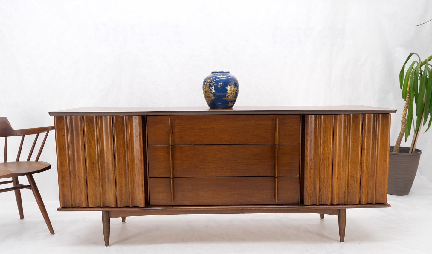 EstablishedLines Mid-Century Modern Walnut 2 Door 3 Drawers Sculptural Dresser Credenza Mint!