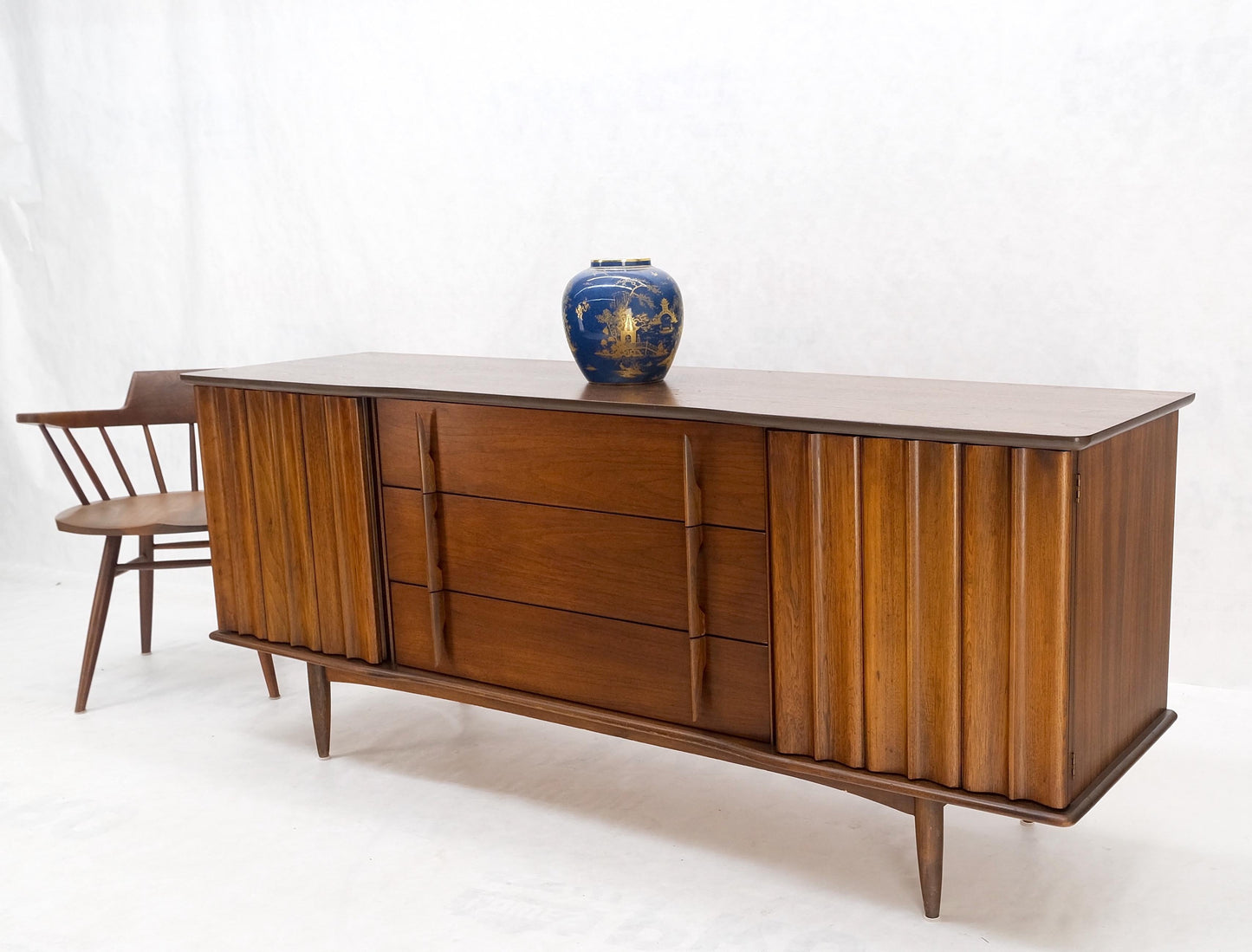 EstablishedLines Mid-Century Modern Walnut 2 Door 3 Drawers Sculptural Dresser Credenza Mint!