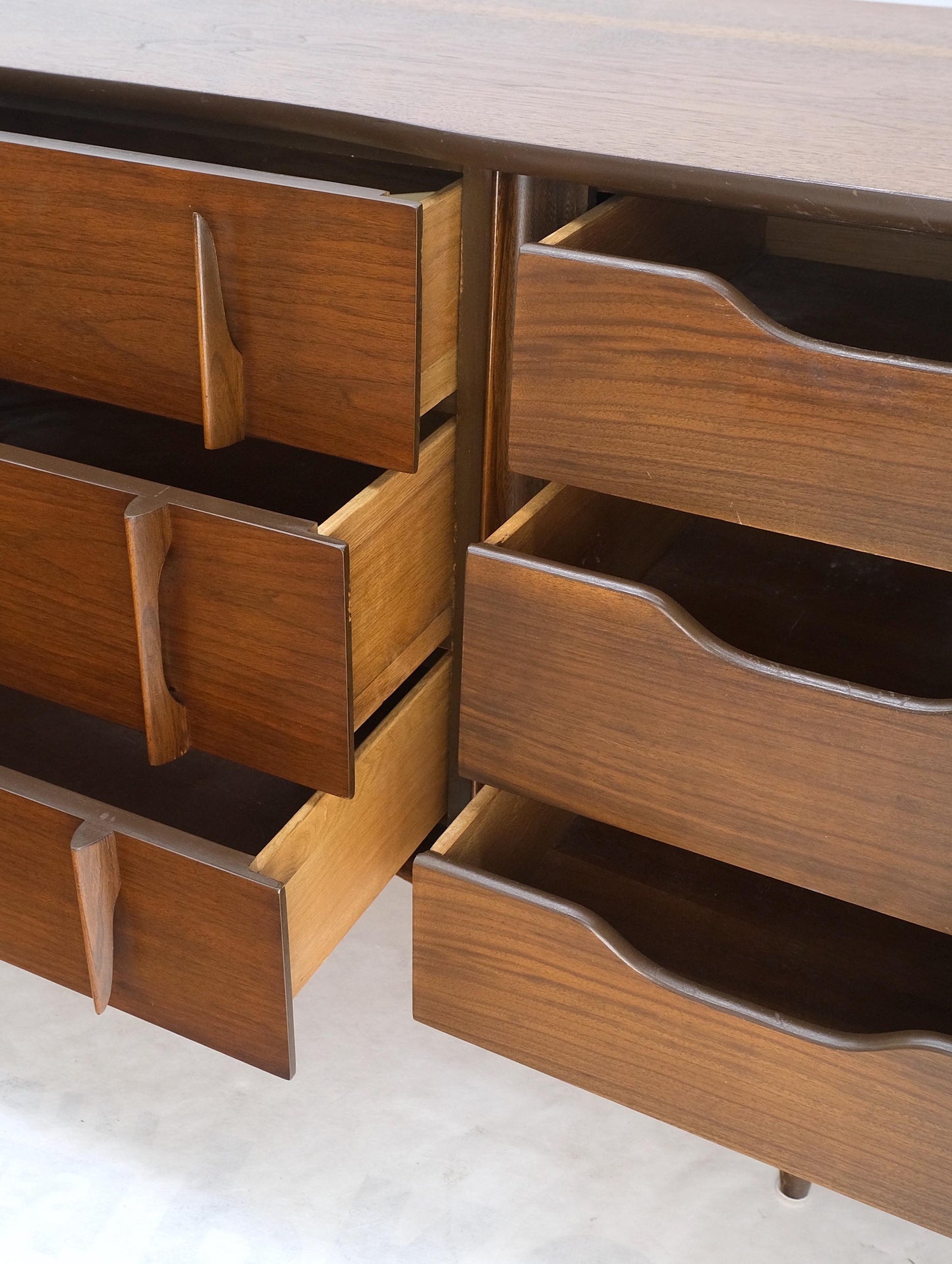 EstablishedLines Mid-Century Modern Walnut 2 Door 3 Drawers Sculptural Dresser Credenza Mint!