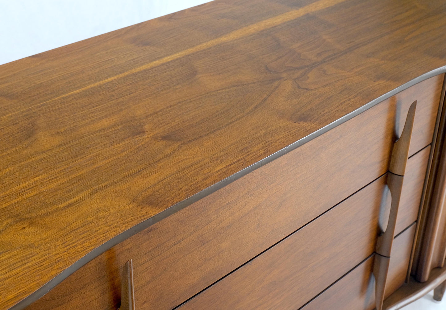 EstablishedLines Mid-Century Modern Walnut 2 Door 3 Drawers Sculptural Dresser Credenza Mint!