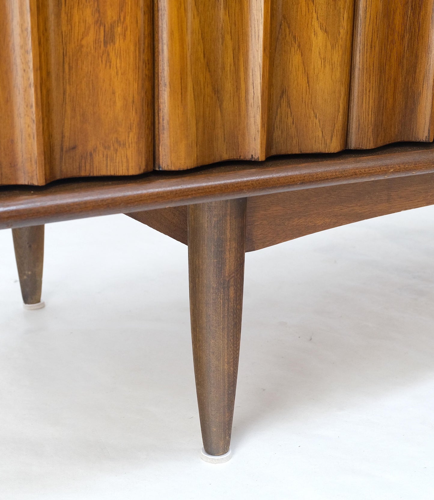 EstablishedLines Mid-Century Modern Walnut 2 Door 3 Drawers Sculptural Dresser Credenza Mint!