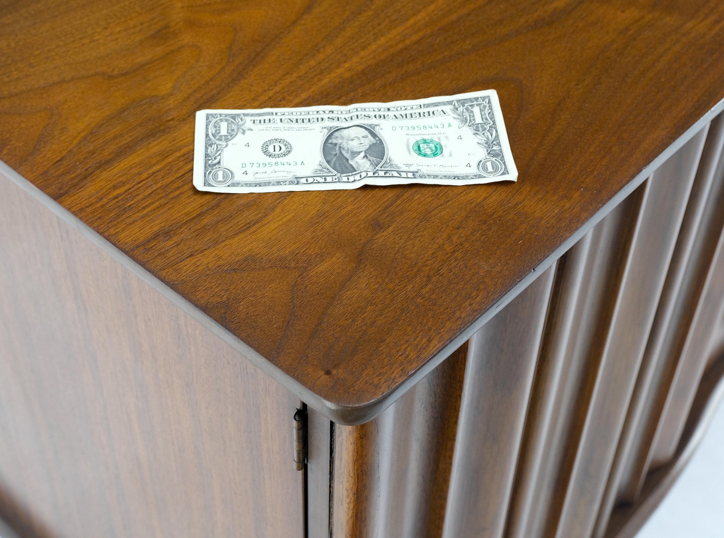 EstablishedLines Mid-Century Modern Walnut 2 Door 3 Drawers Sculptural Dresser Credenza Mint!