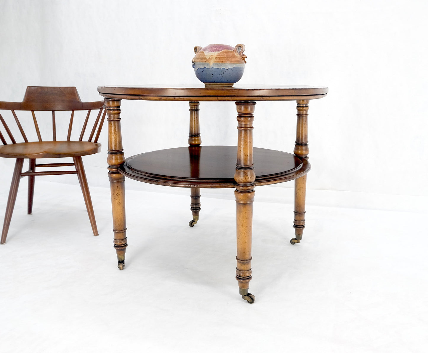 EstablishedLines Baker Turned Legs Round Two Tier Occasional Center Serving Table Stand MINT