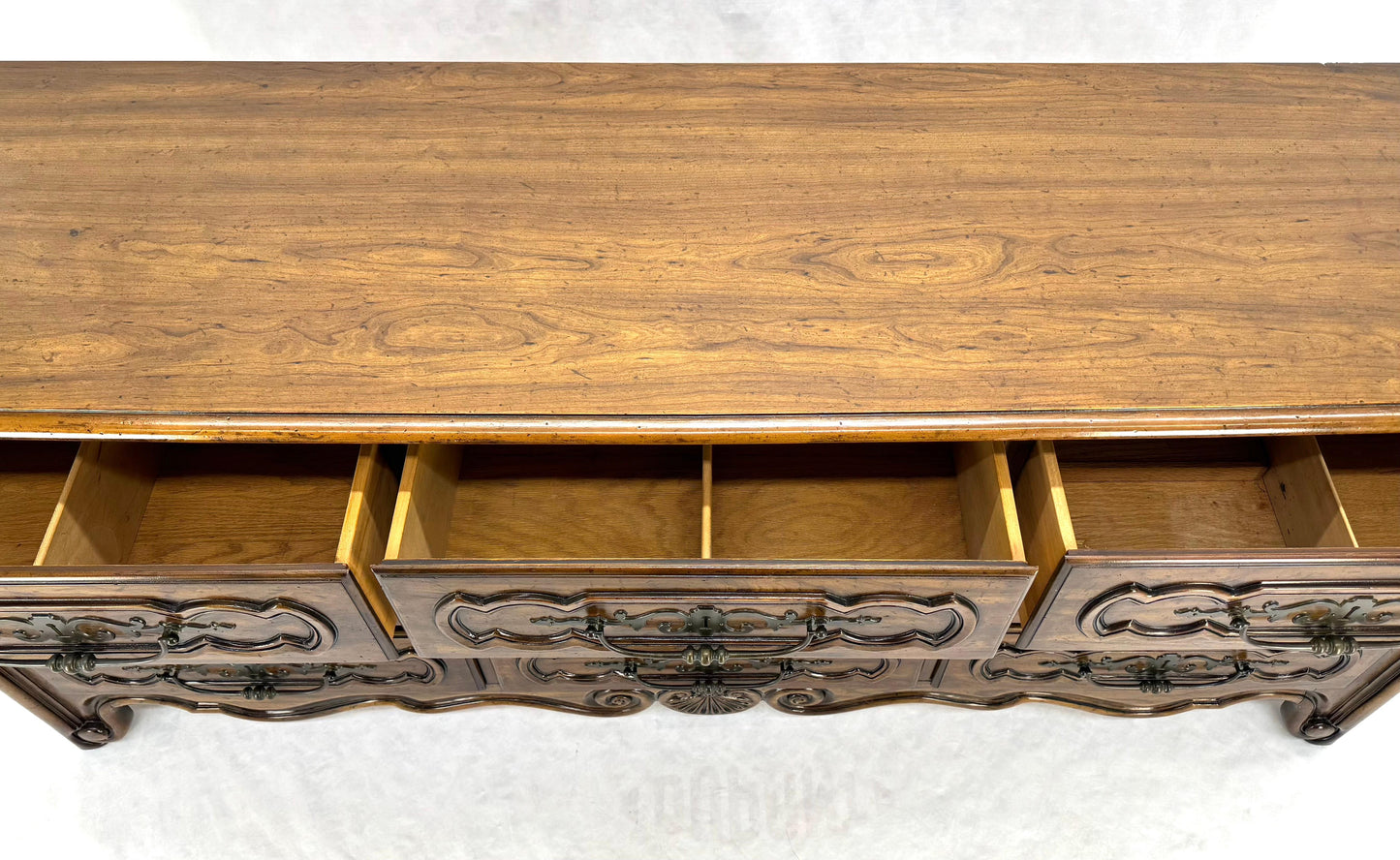 EstablishedLines Henredon Carved Chestnut Drawer Fronts Large Heavy Brass Drop Pulls Dresser MINT
