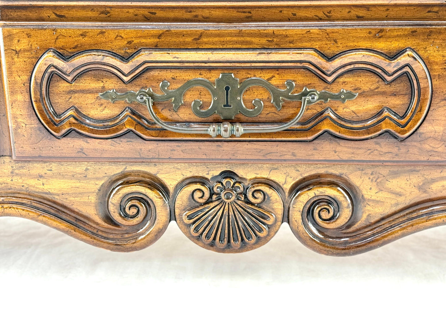 EstablishedLines Henredon Carved Chestnut Drawer Fronts Large Heavy Brass Drop Pulls Dresser MINT