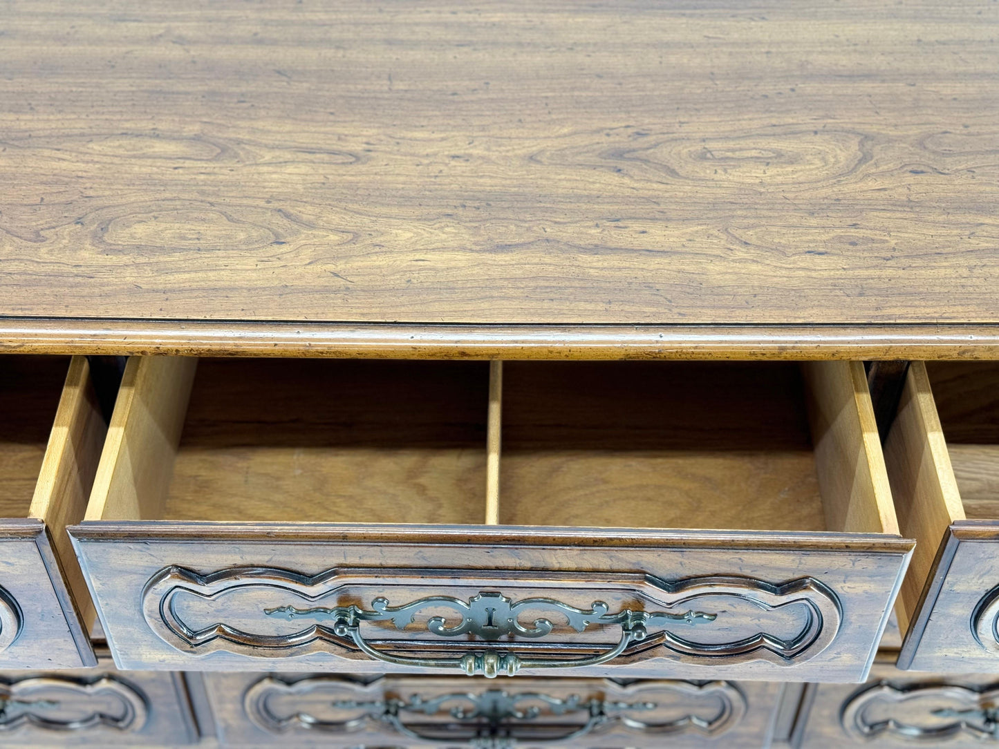 EstablishedLines Henredon Carved Chestnut Drawer Fronts Large Heavy Brass Drop Pulls Dresser MINT