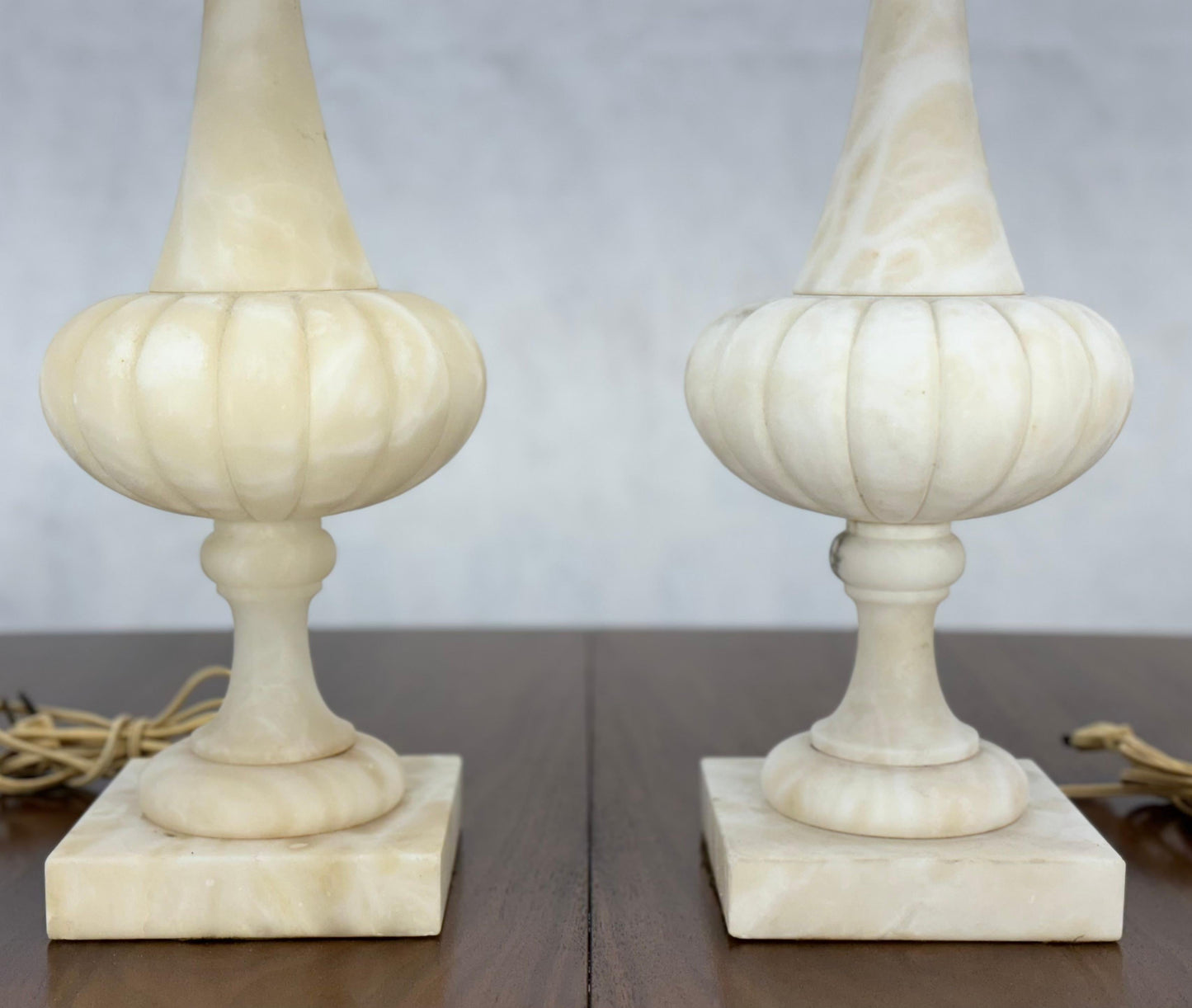 EstablishedLines Pair of Fine Elegant Alabaster Marble Onion Shape Bases Table Lamps Clean!