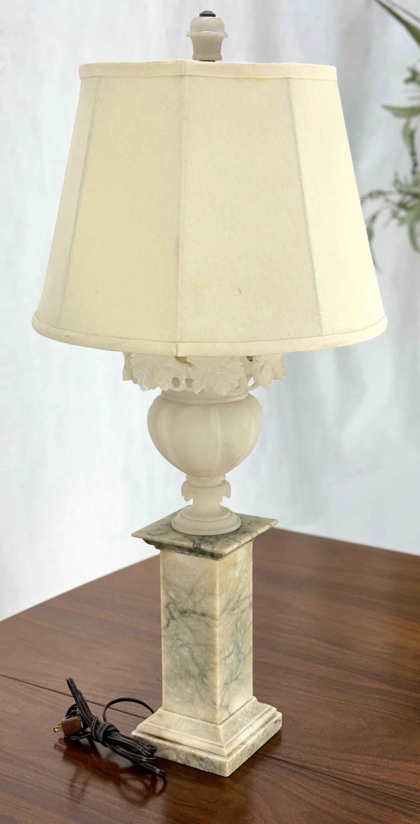 EstablishedLines Carved Alabaster Grapes Leaf Motive Urn Shape Square Mable Base Table Lamp MINT!